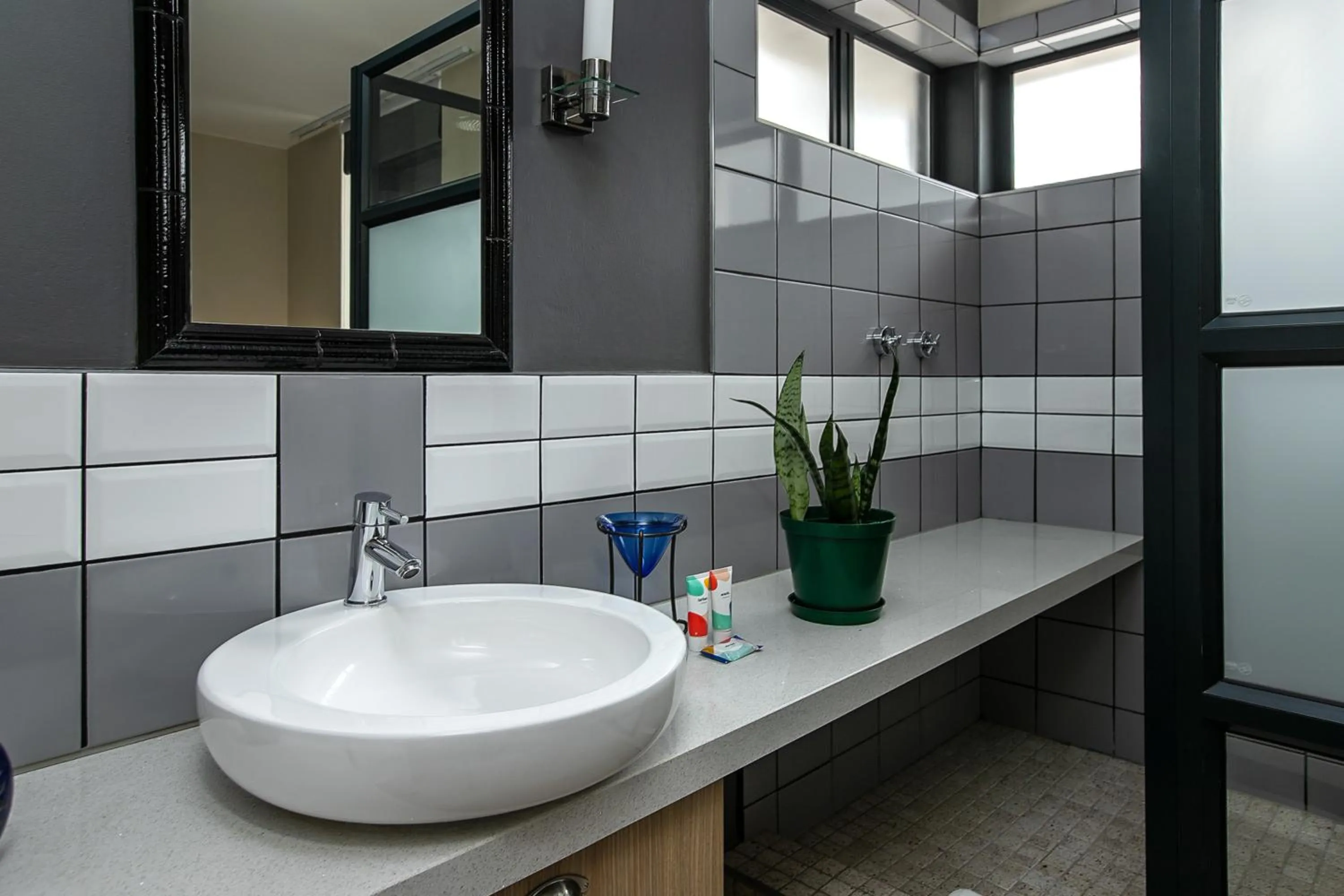 Bathroom in Easy Stay - The Vantage Rosebank
