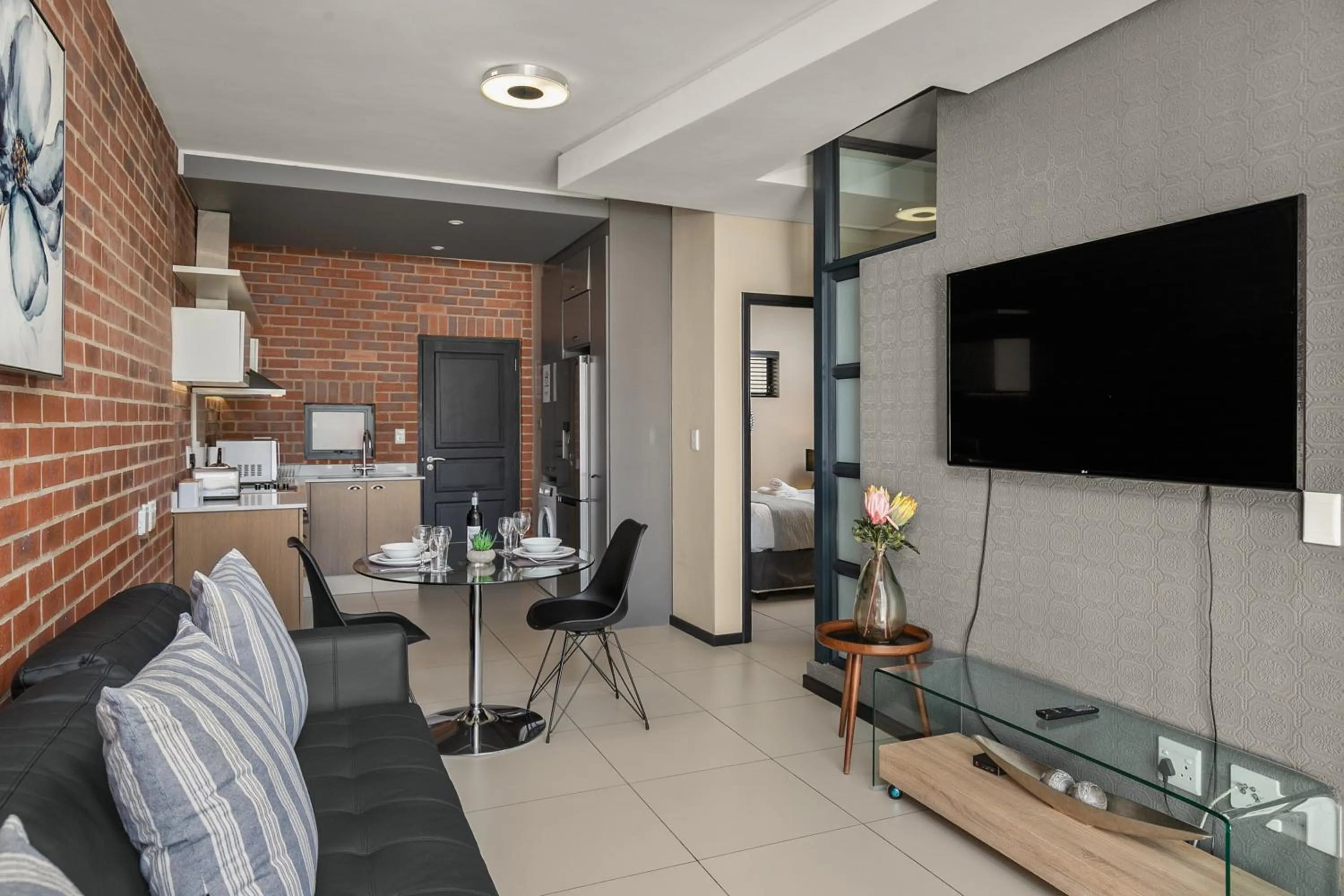 Communal lounge/ TV room in Easy Stay - The Vantage Rosebank