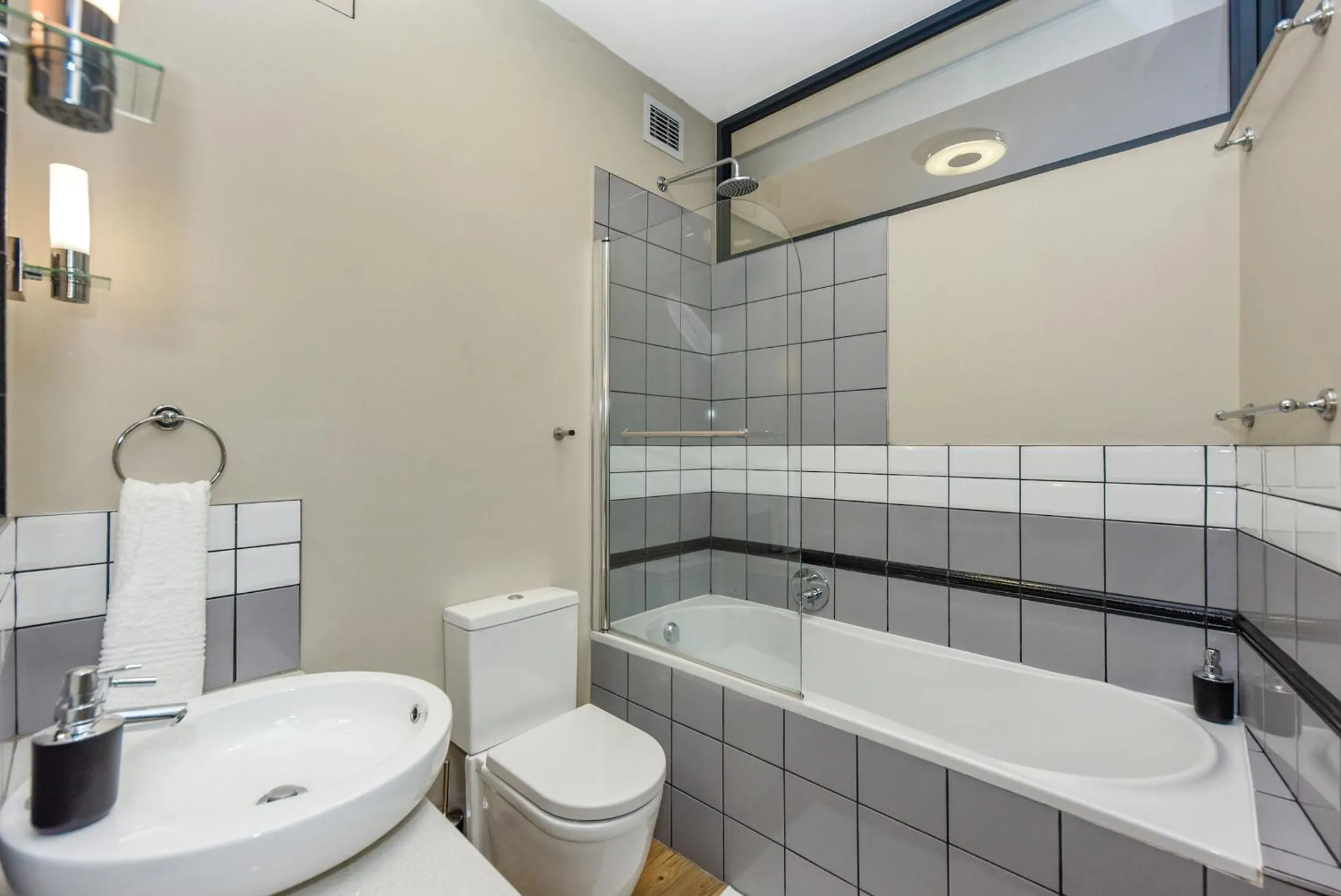 Shower in Easy Stay - The Vantage Rosebank