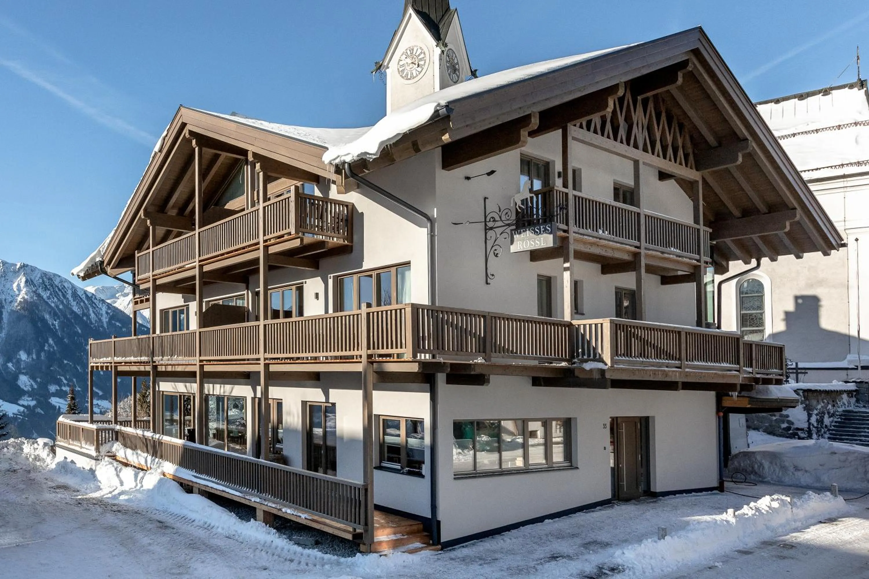 Property building in Panorama Apart Weisses Rössl