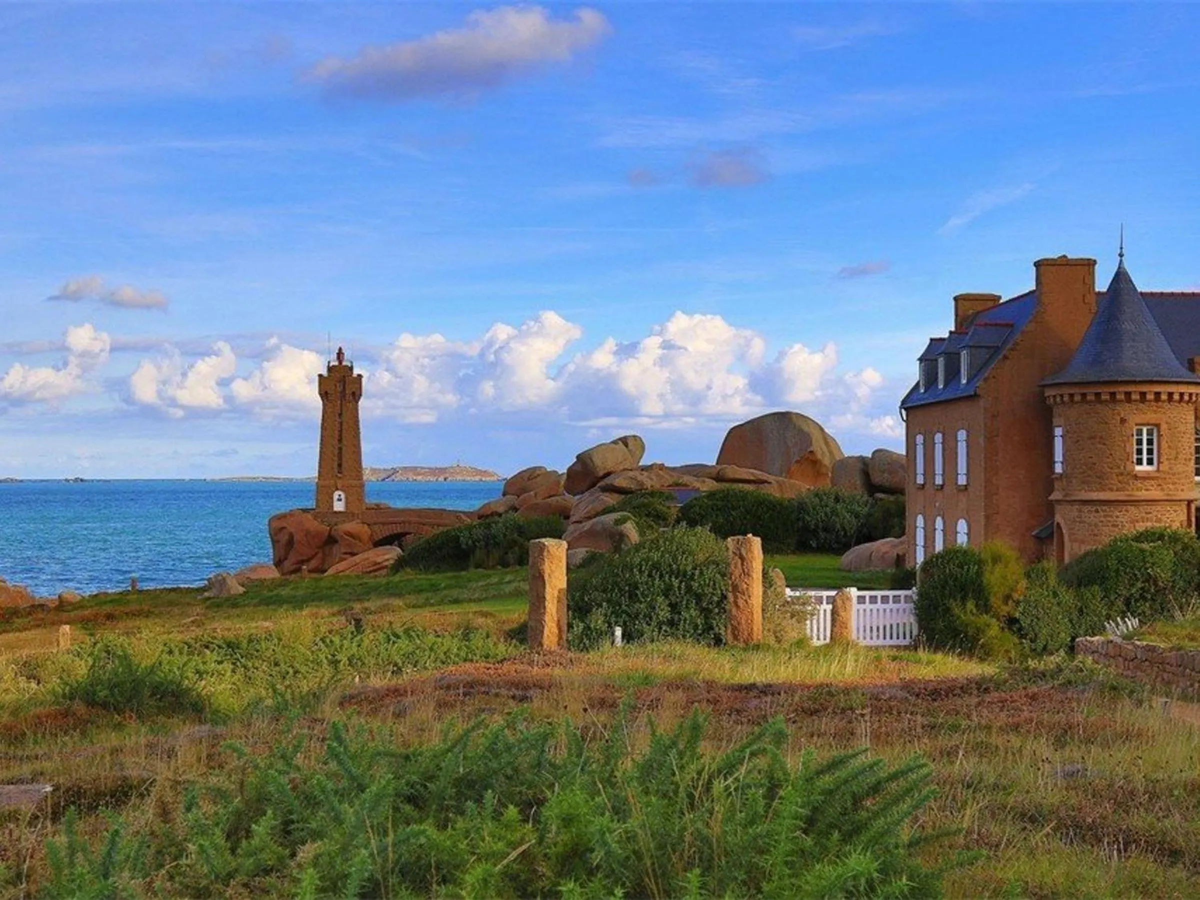 Appartement 3* à Perros-Guirec, plage à 50m, garage privé - FR-1-368-73