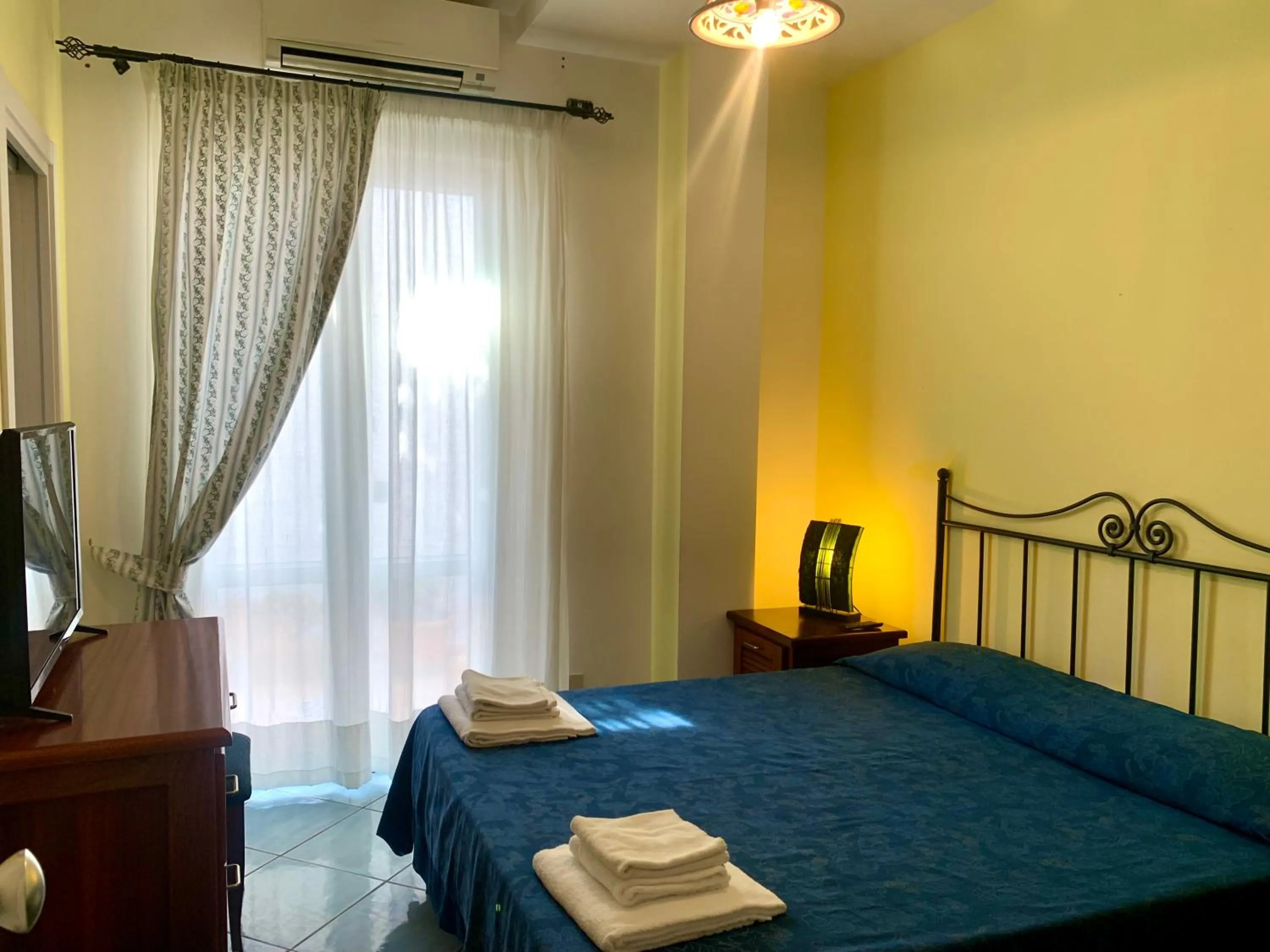 Bed in Hotel Ortensia