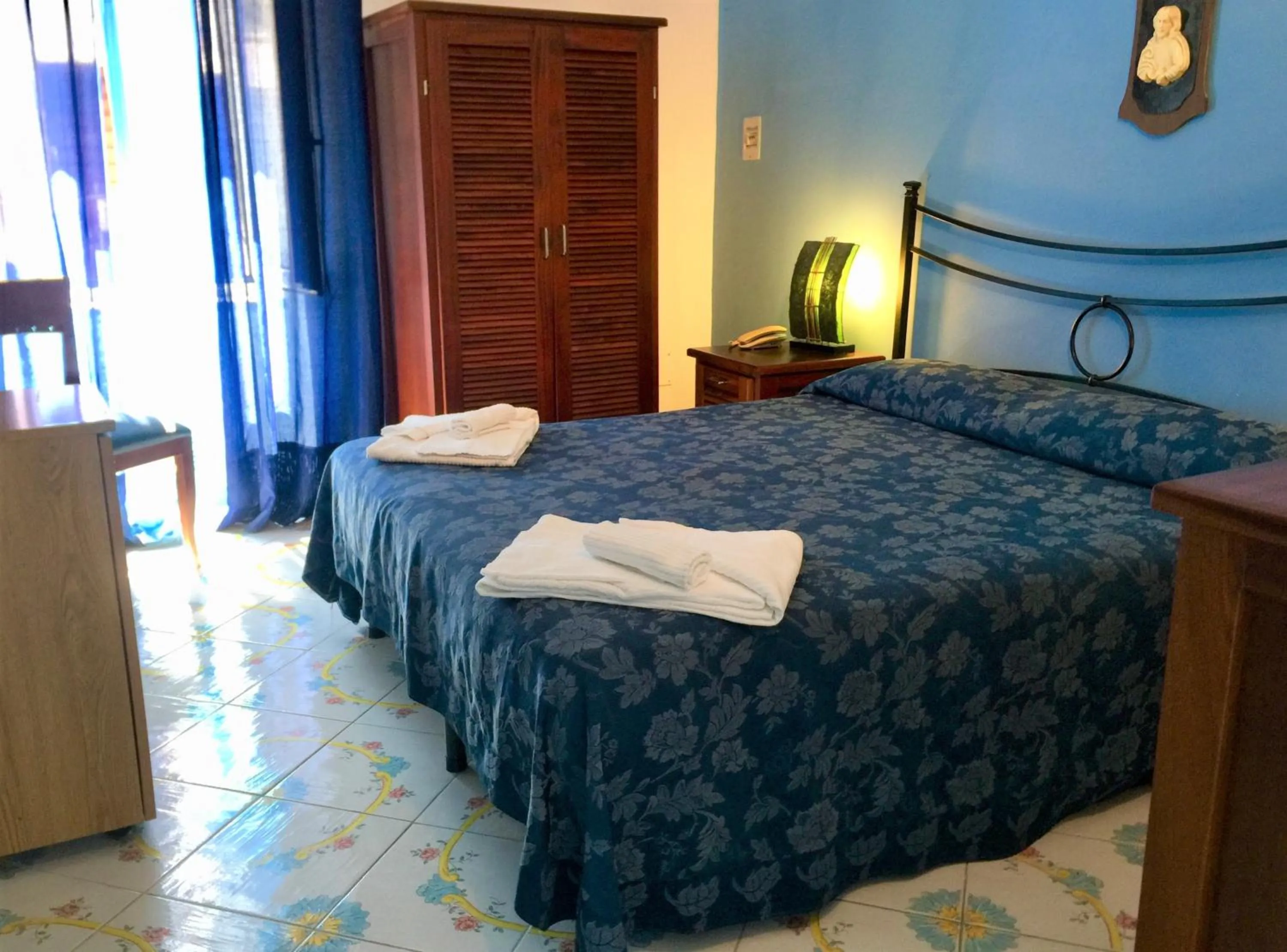 Bed in Hotel Ortensia