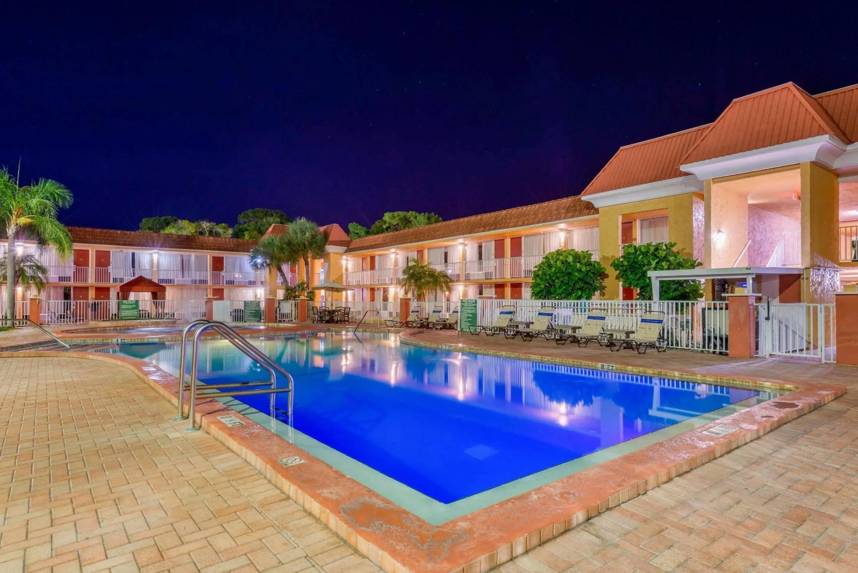 Swimming pool in Quality Inn & Suites Conference Center