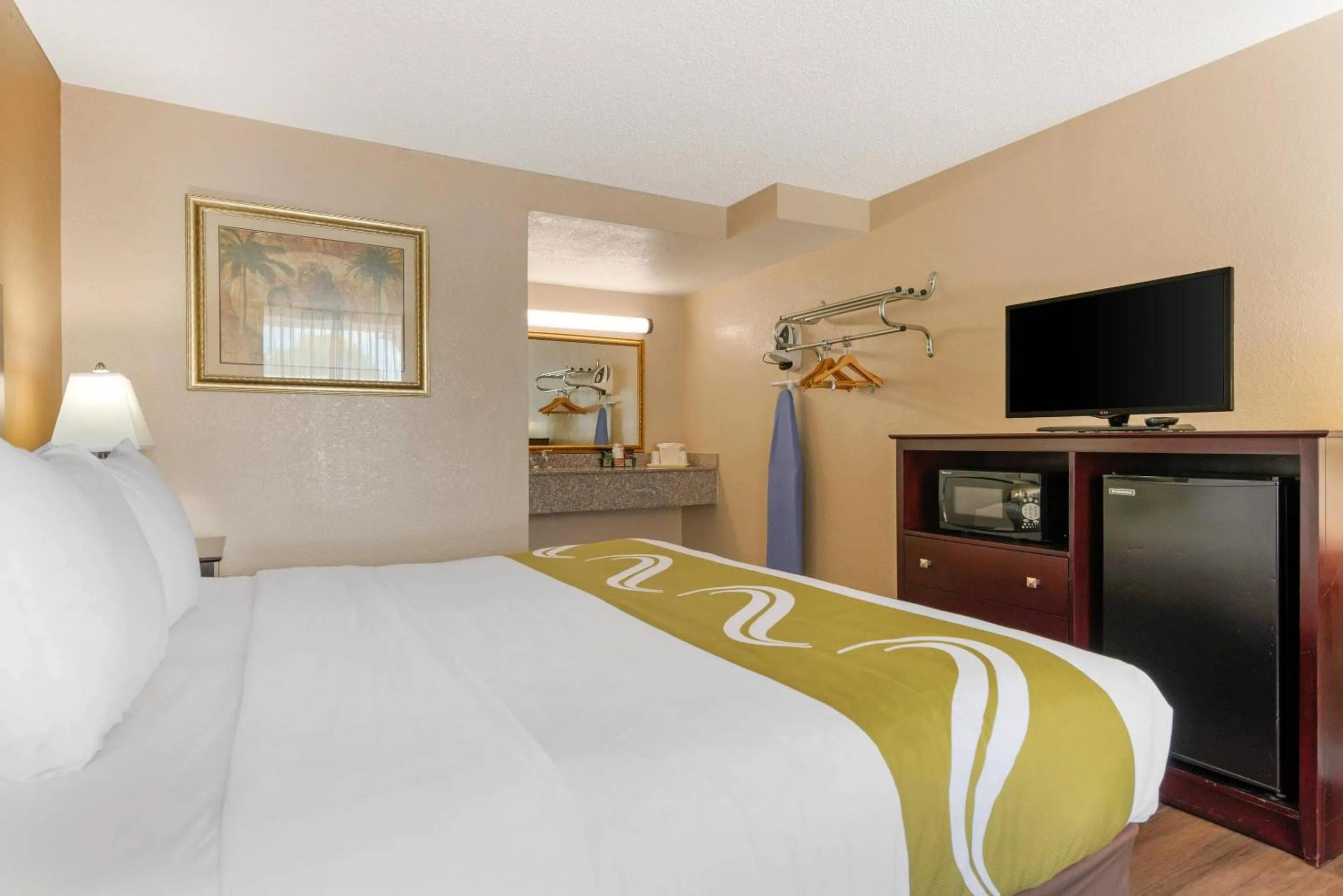 Bedroom, Bed in Quality Inn & Suites Conference Center