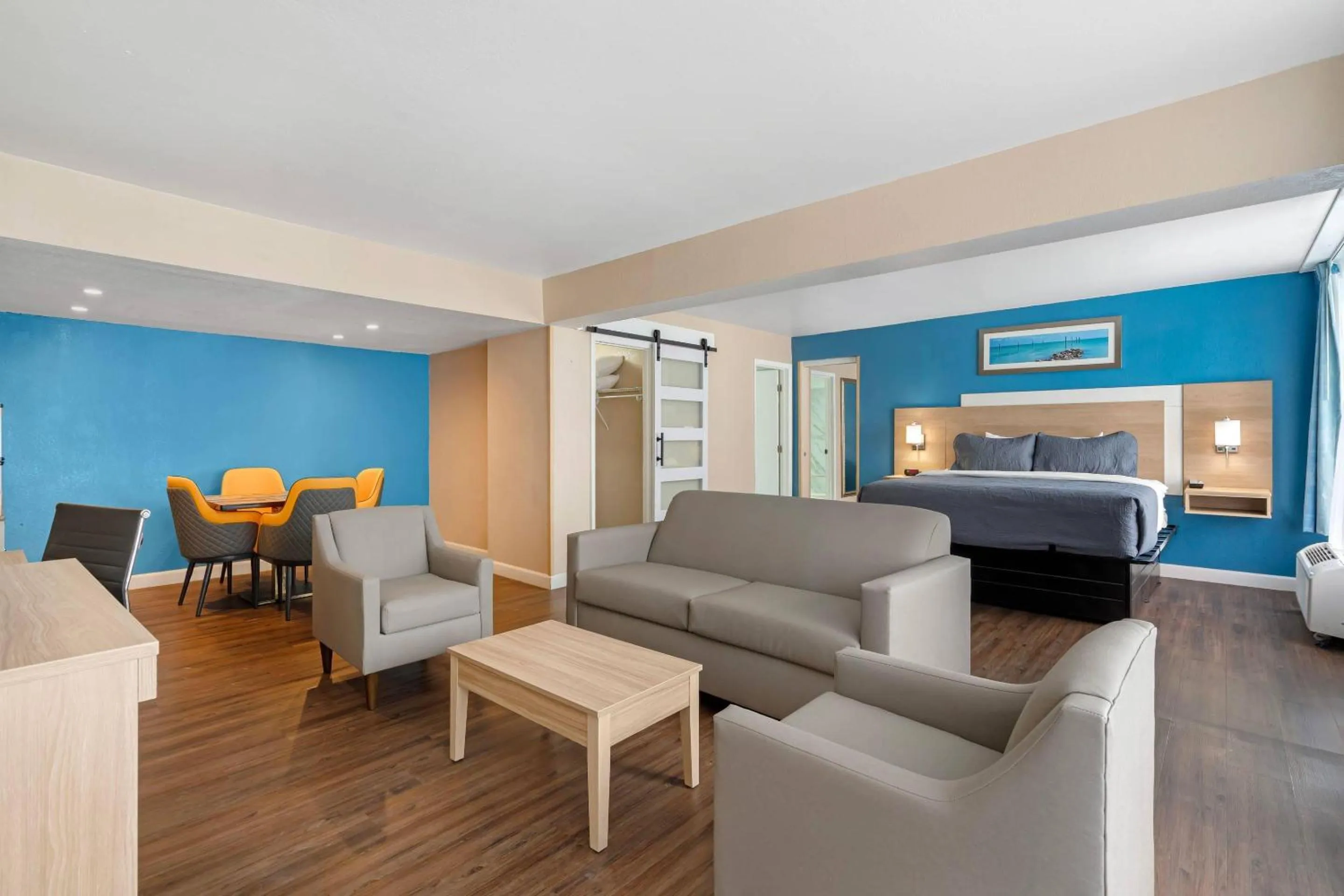 Bedroom, Bed in Quality Inn & Suites Conference Center