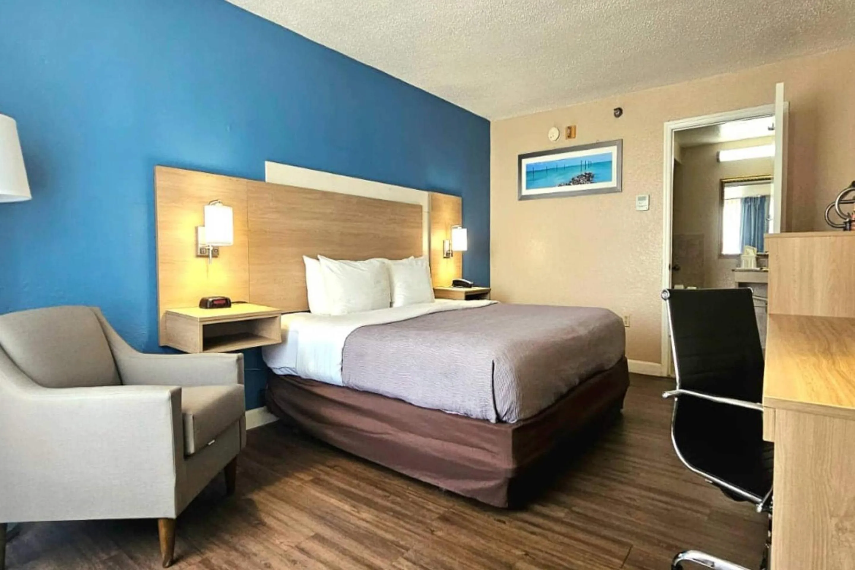 Bedroom, Bed in Quality Inn & Suites Conference Center