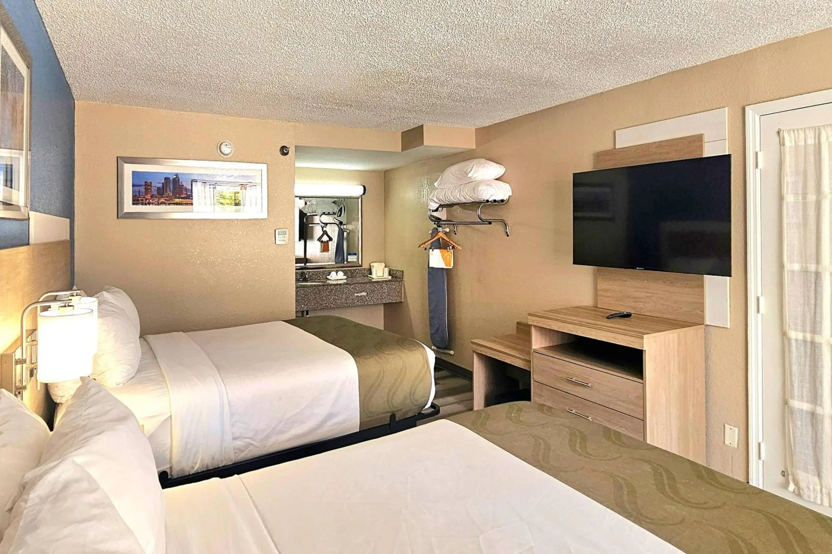 Bedroom, Bed in Quality Inn & Suites Conference Center