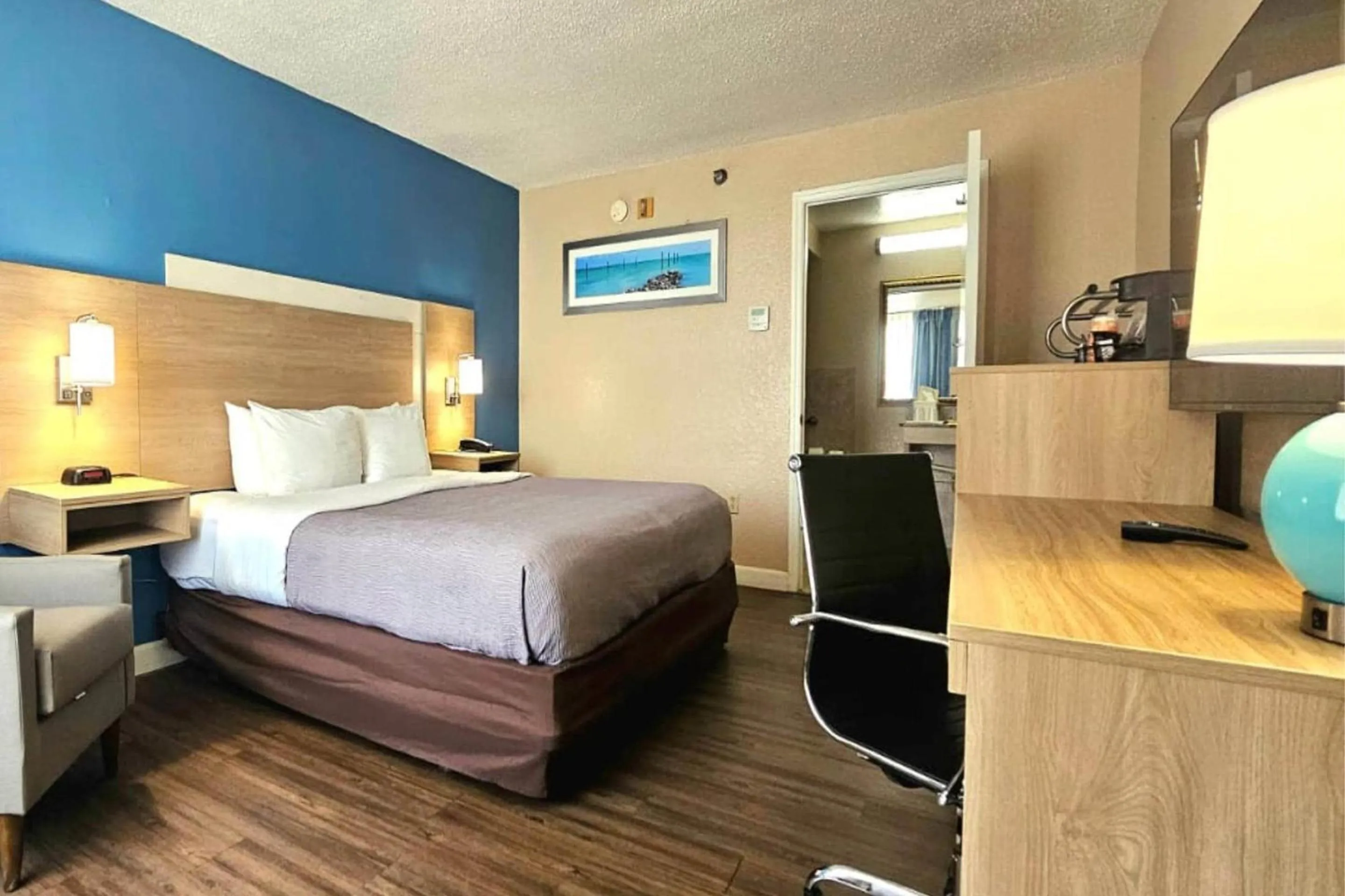 Bedroom, Bed in Quality Inn & Suites Conference Center