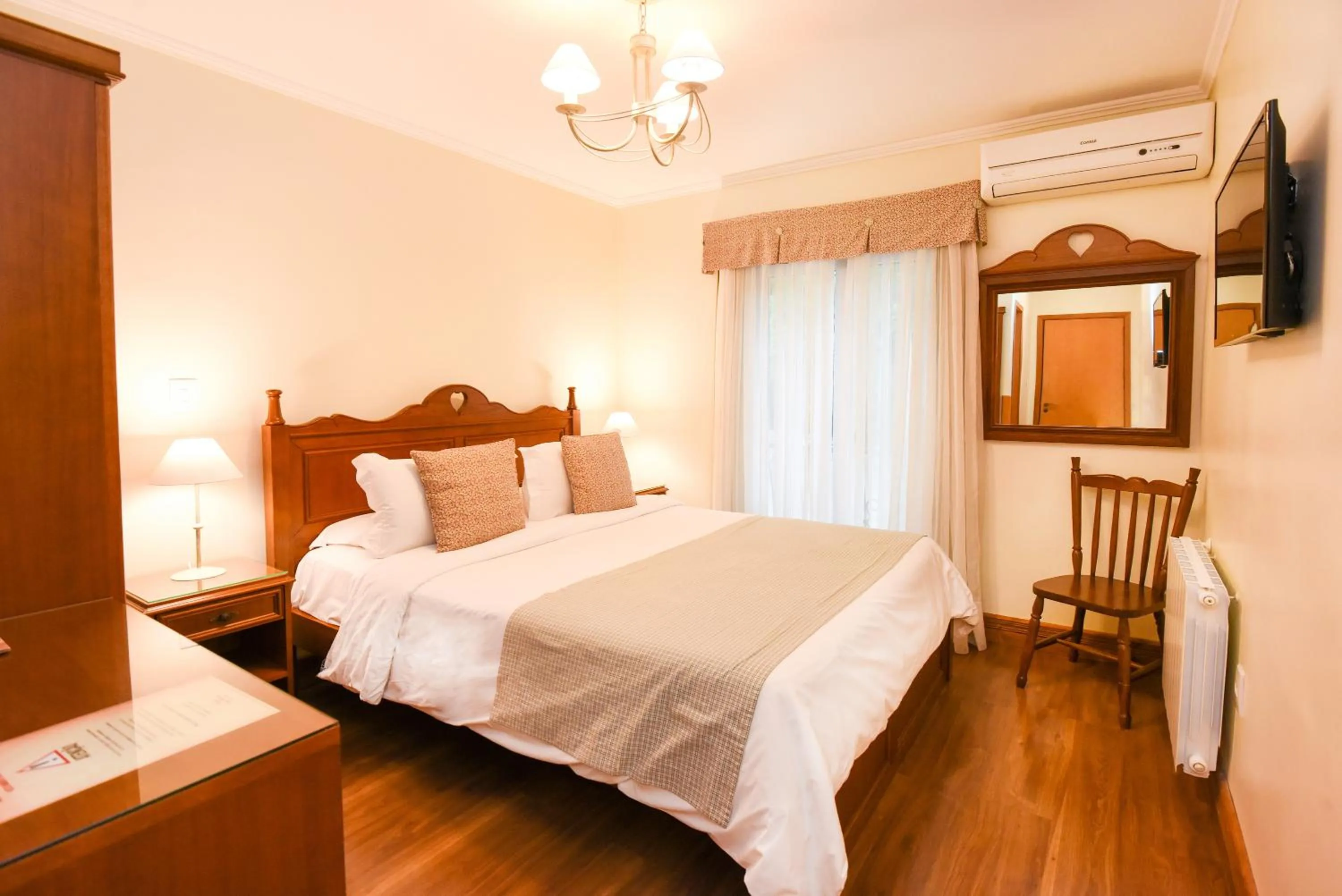 Photo of the whole room, Bed in Hotel das Hortênsias