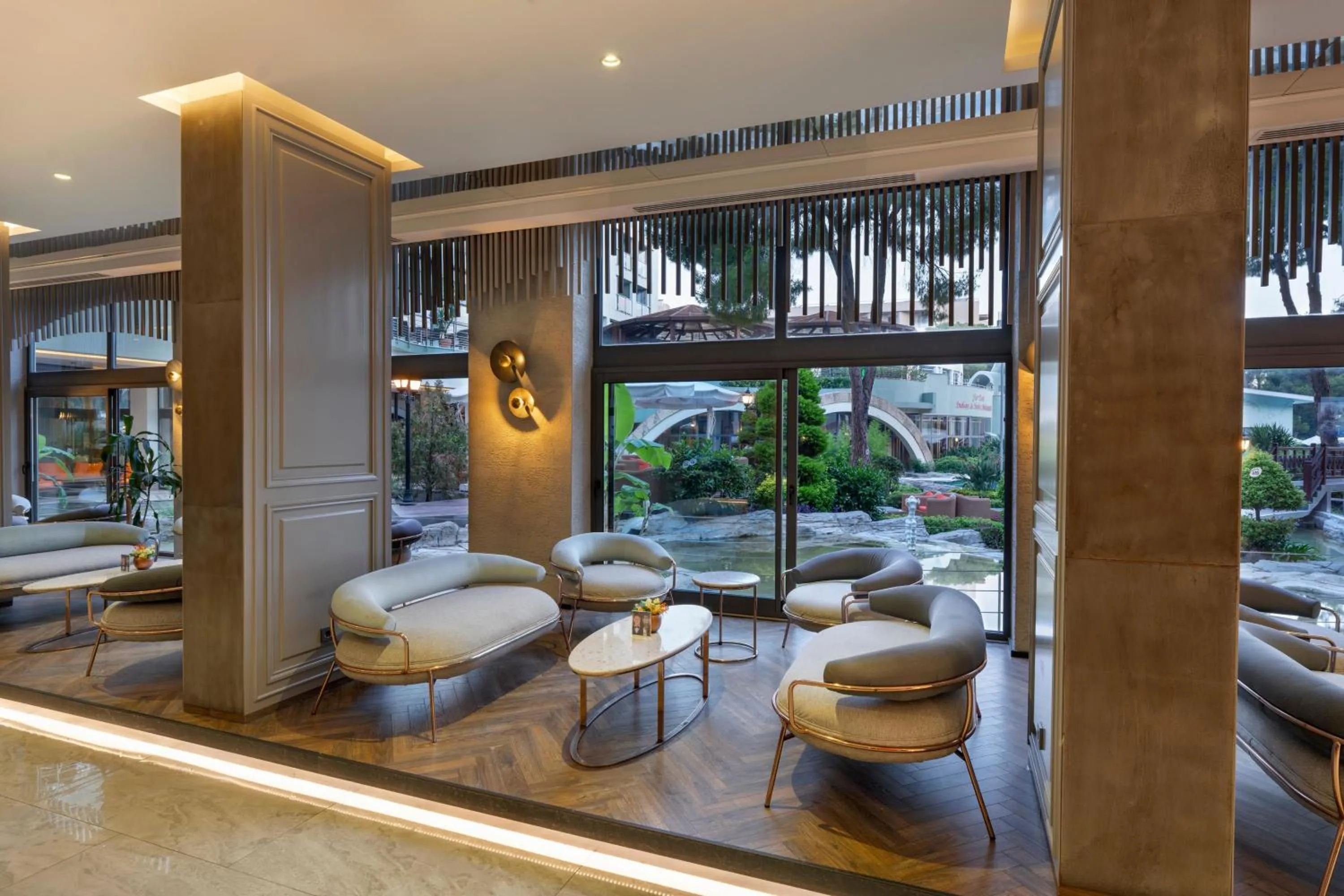 Lounge or bar in Limak Atlantis Deluxe Hotel Belek