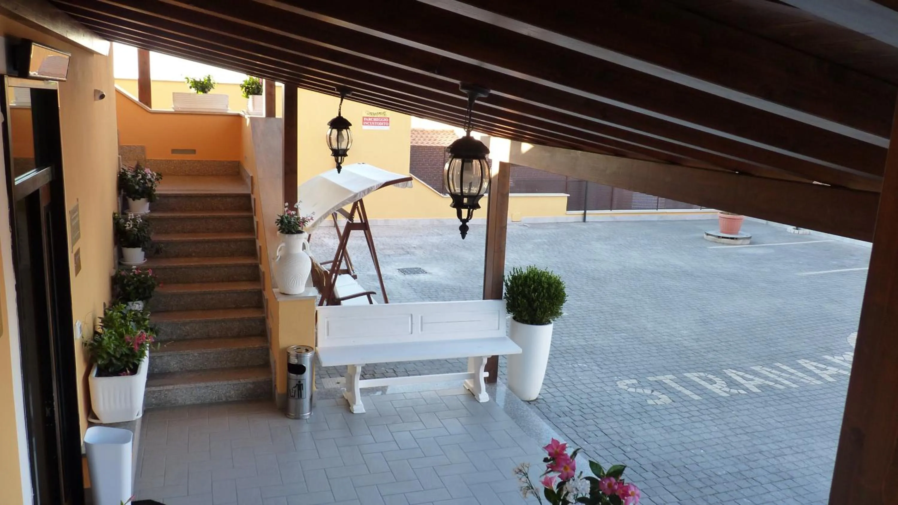 Property building in Affittacamere Stranamore