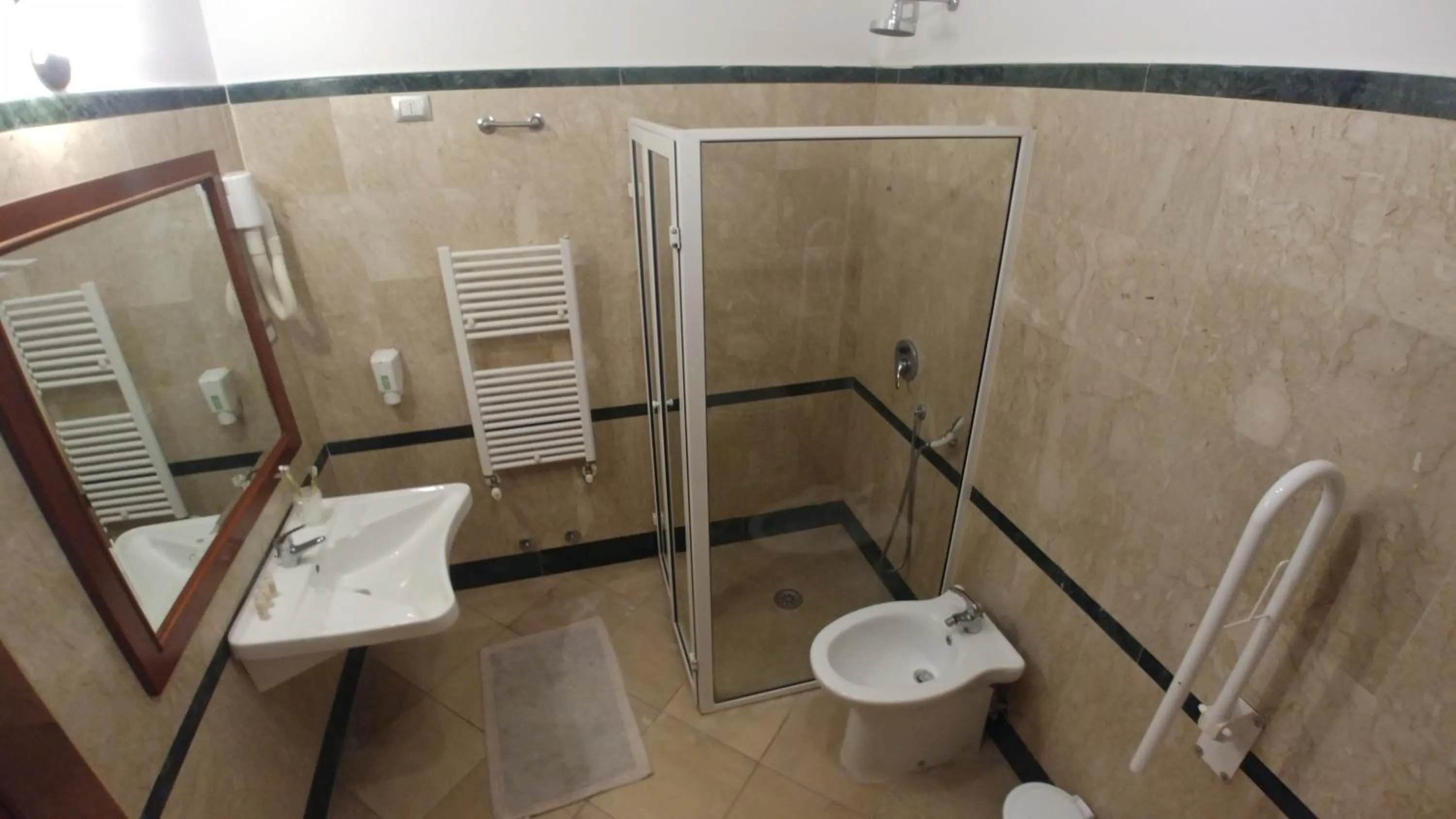 Shower in Affittacamere Stranamore