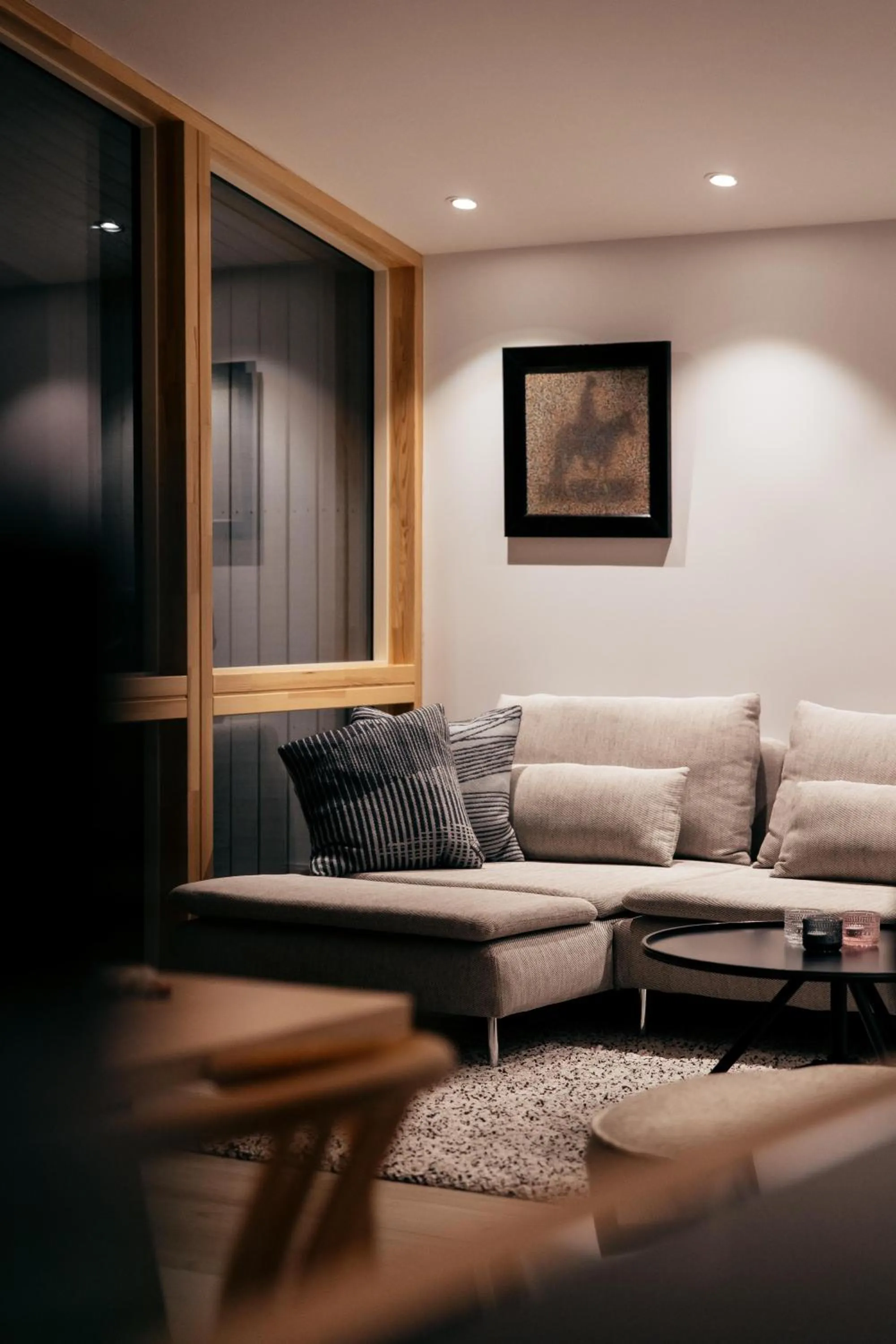 Living room in Kerbyggd: Luxury house and cottage in golden circle