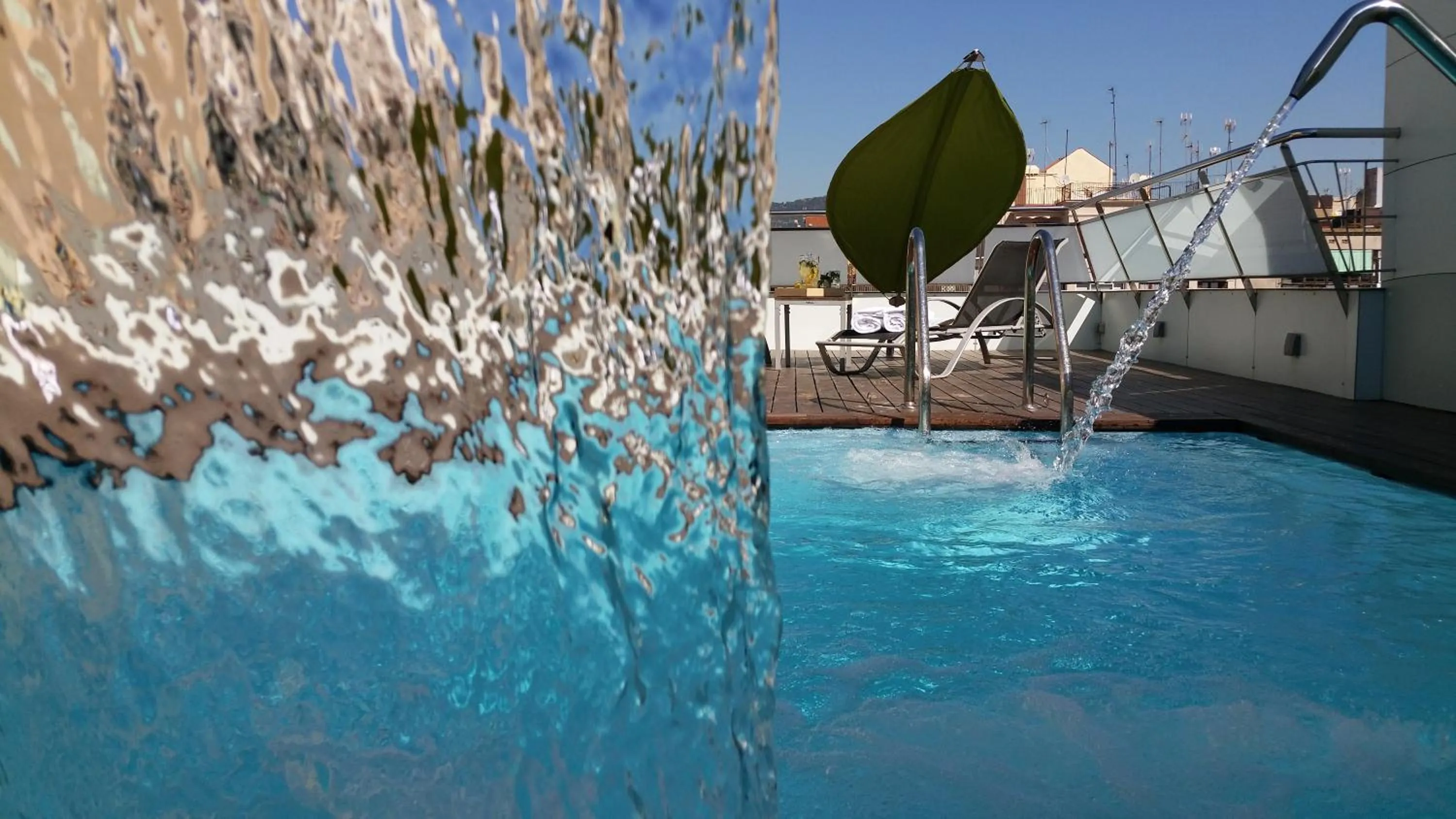 Swimming pool in Ako Suite Hotel