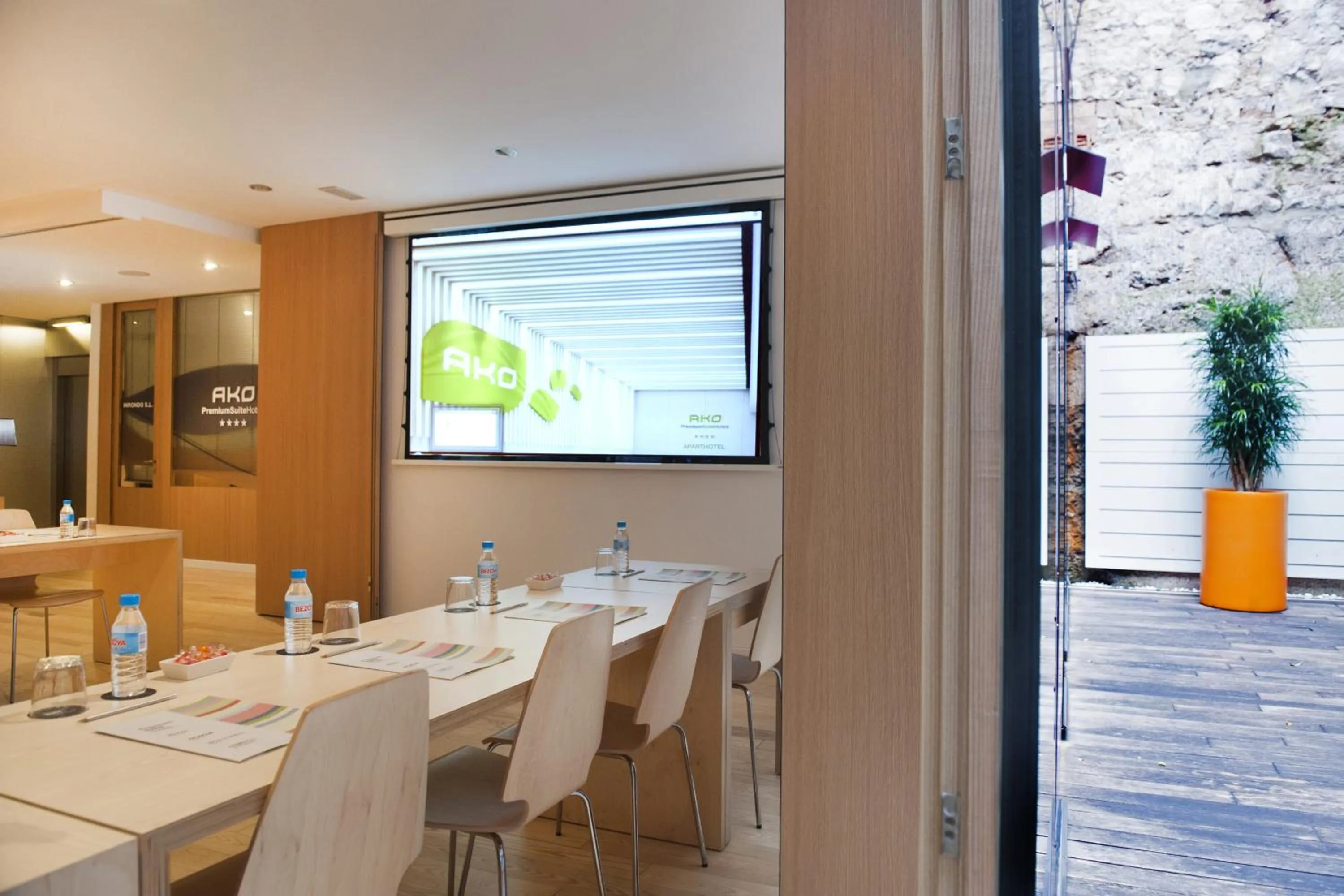 Business facilities in Ako Suite Hotel