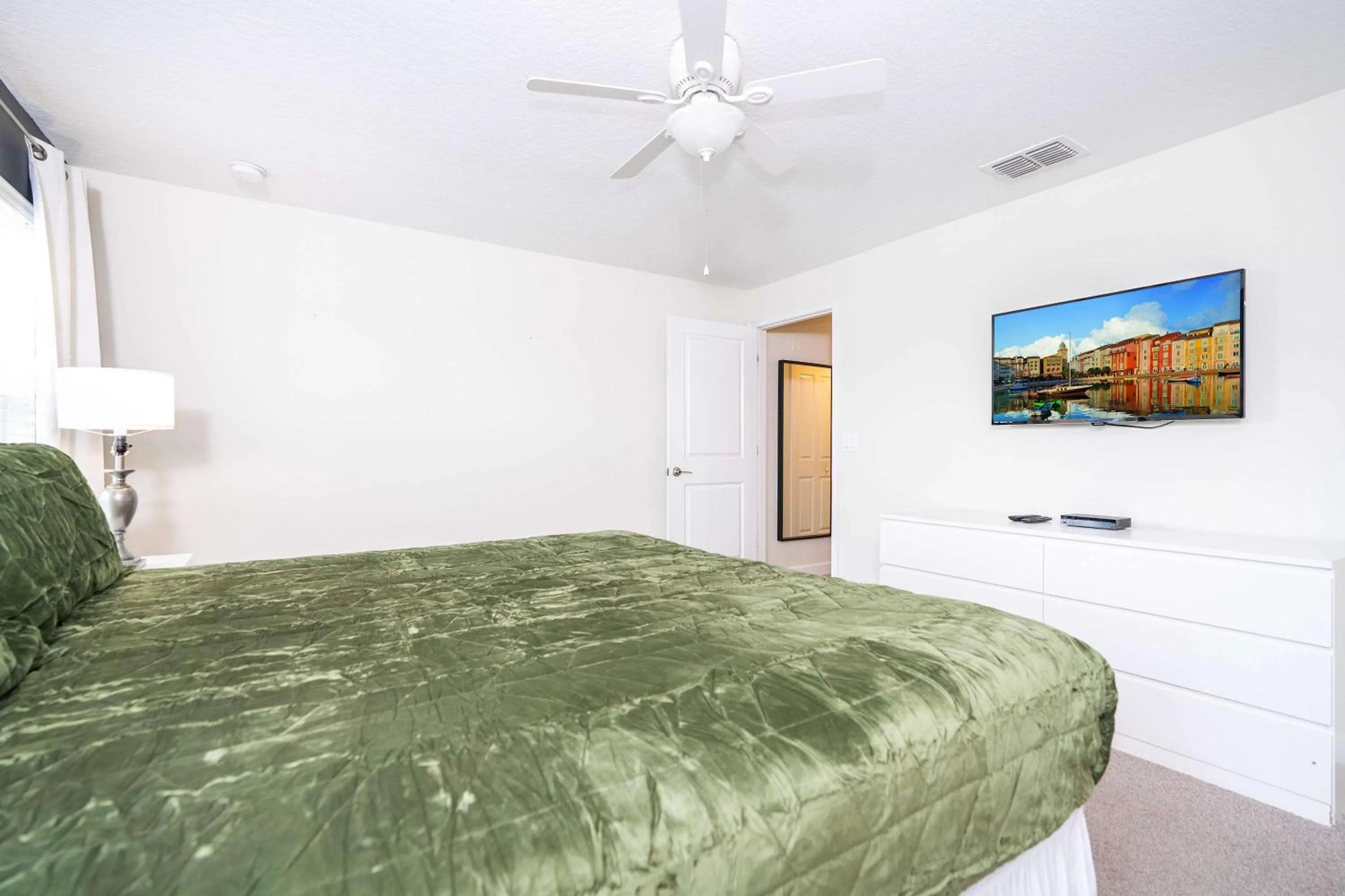 Bed in Family Friendly Four Bedrooms w/ Pool 4896