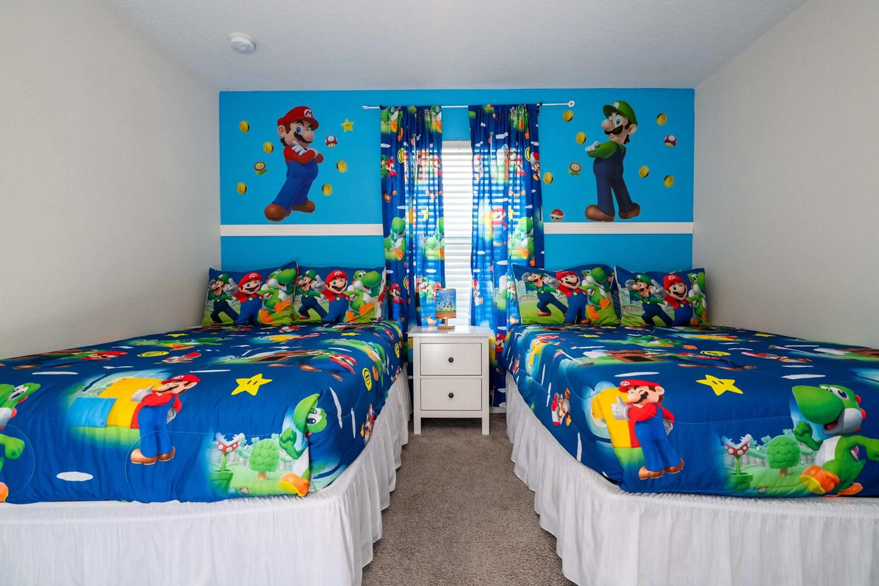 Bed in Family Friendly Four Bedrooms w/ Pool 4896