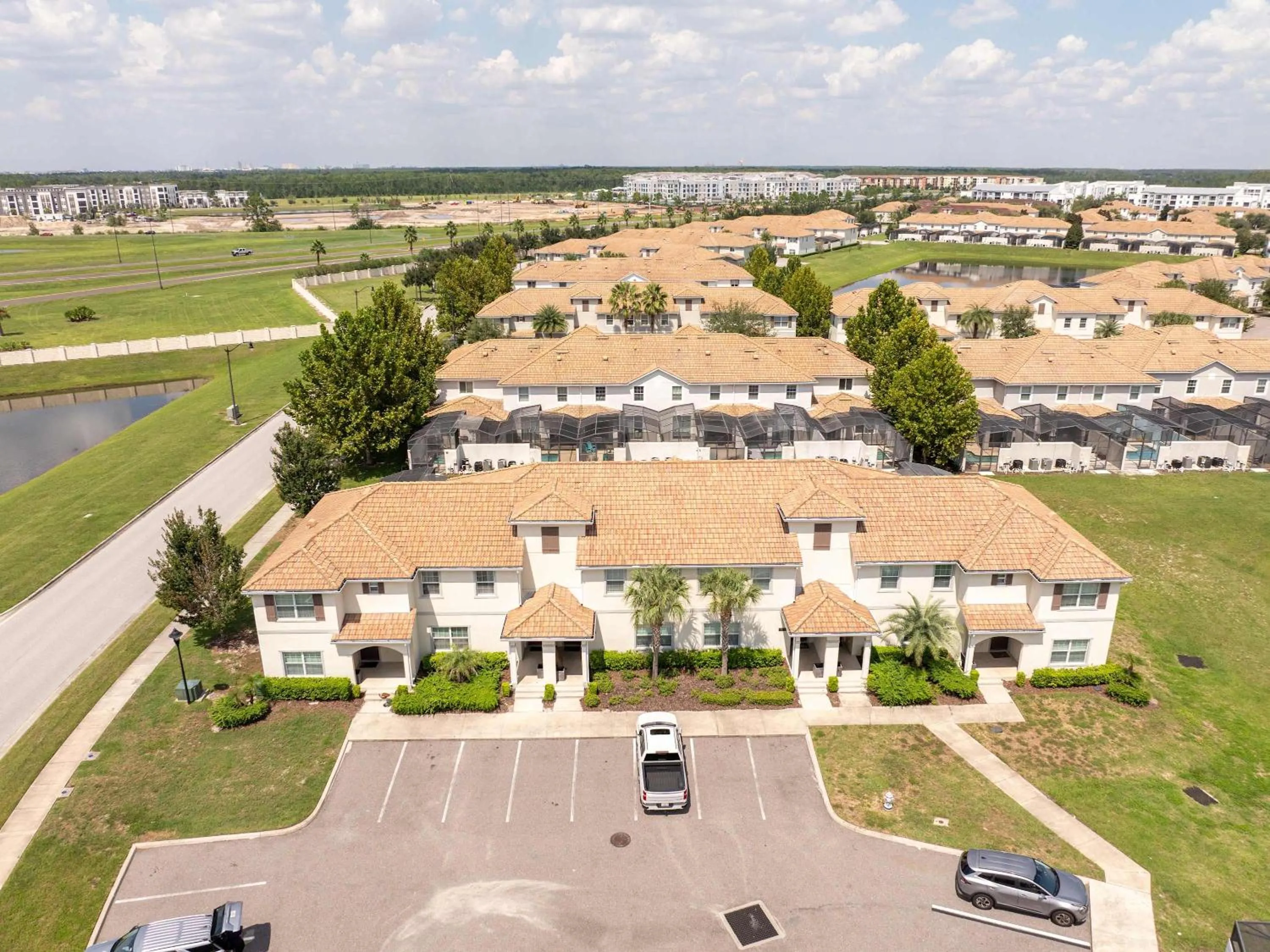 Family Friendly Four Bedrooms w/ Pool 4896