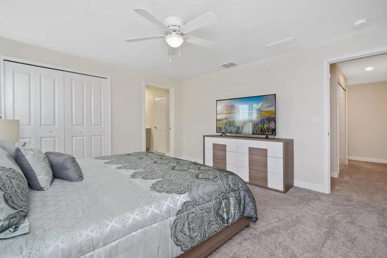 Bed in Four Bedrooms close to Disney w Pool 4898