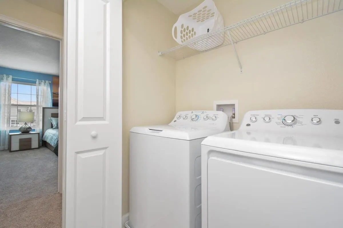 Four Bedrooms close to Disney w Pool 4898