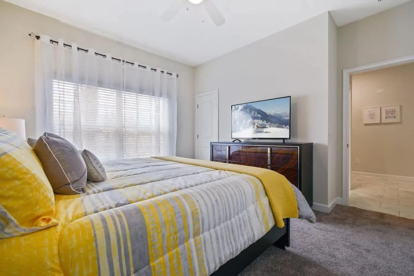 Bed in Four Bedrooms close to Disney w Pool 4898