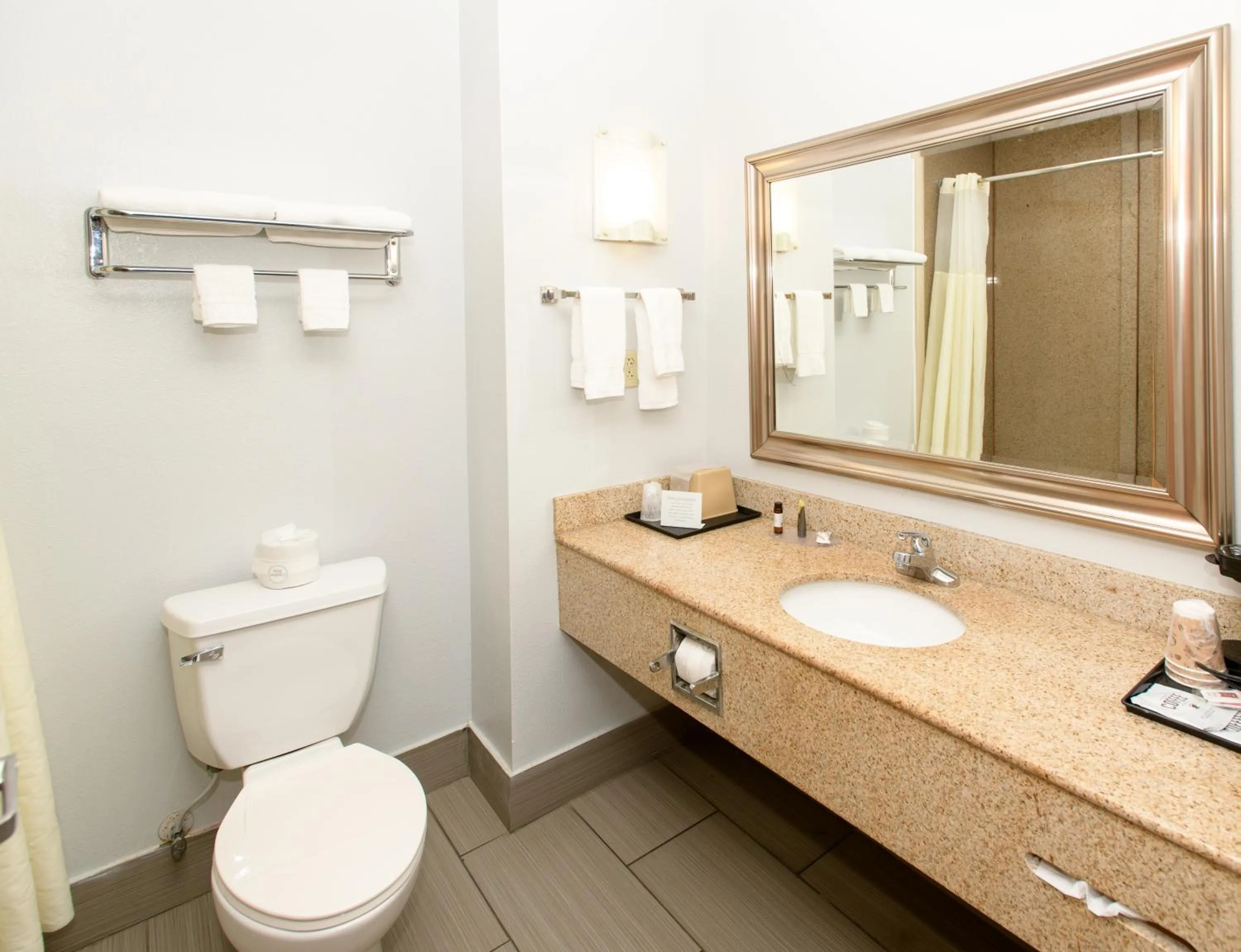 Bathroom in HomeTown Inn-Ringgold