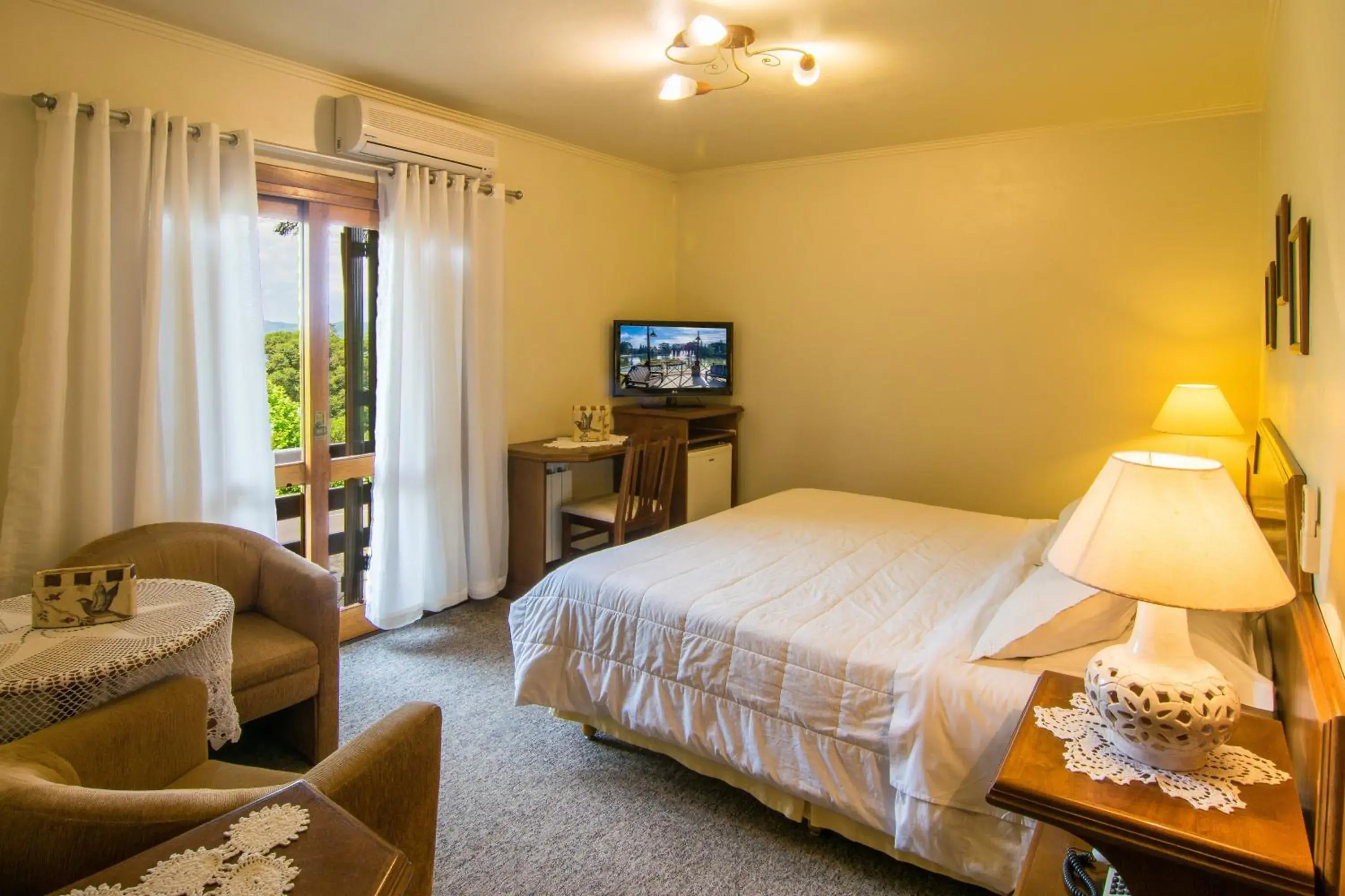 Deluxe Double or Twin Room with Balcony in Hotel Azaleia Deluxe Double or Twin Room with Balcony in Hotel Azaleia