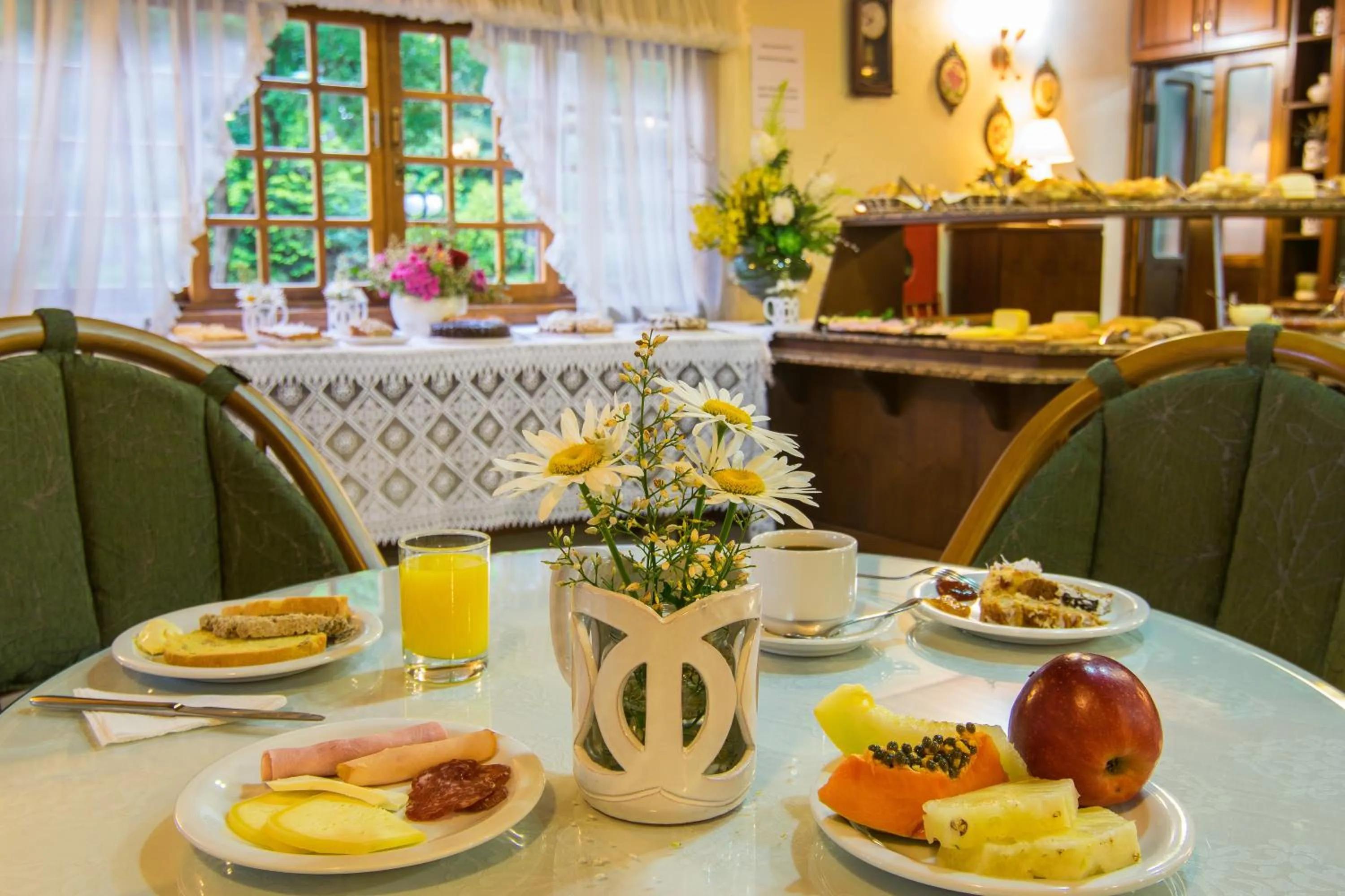 Breakfast in Hotel Azaleia