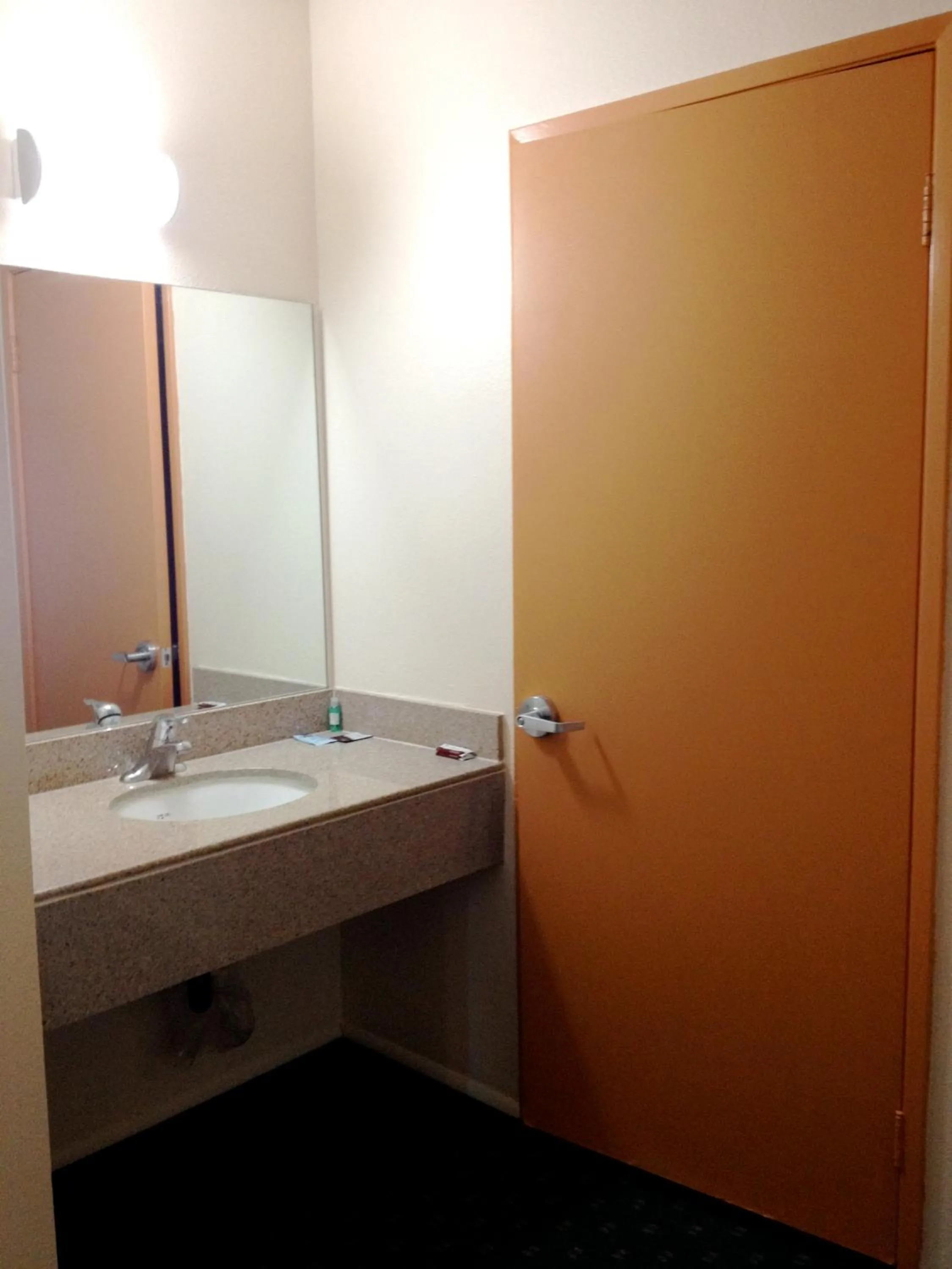 Bathroom in Harvey's Motel SDSU La Mesa San Diego