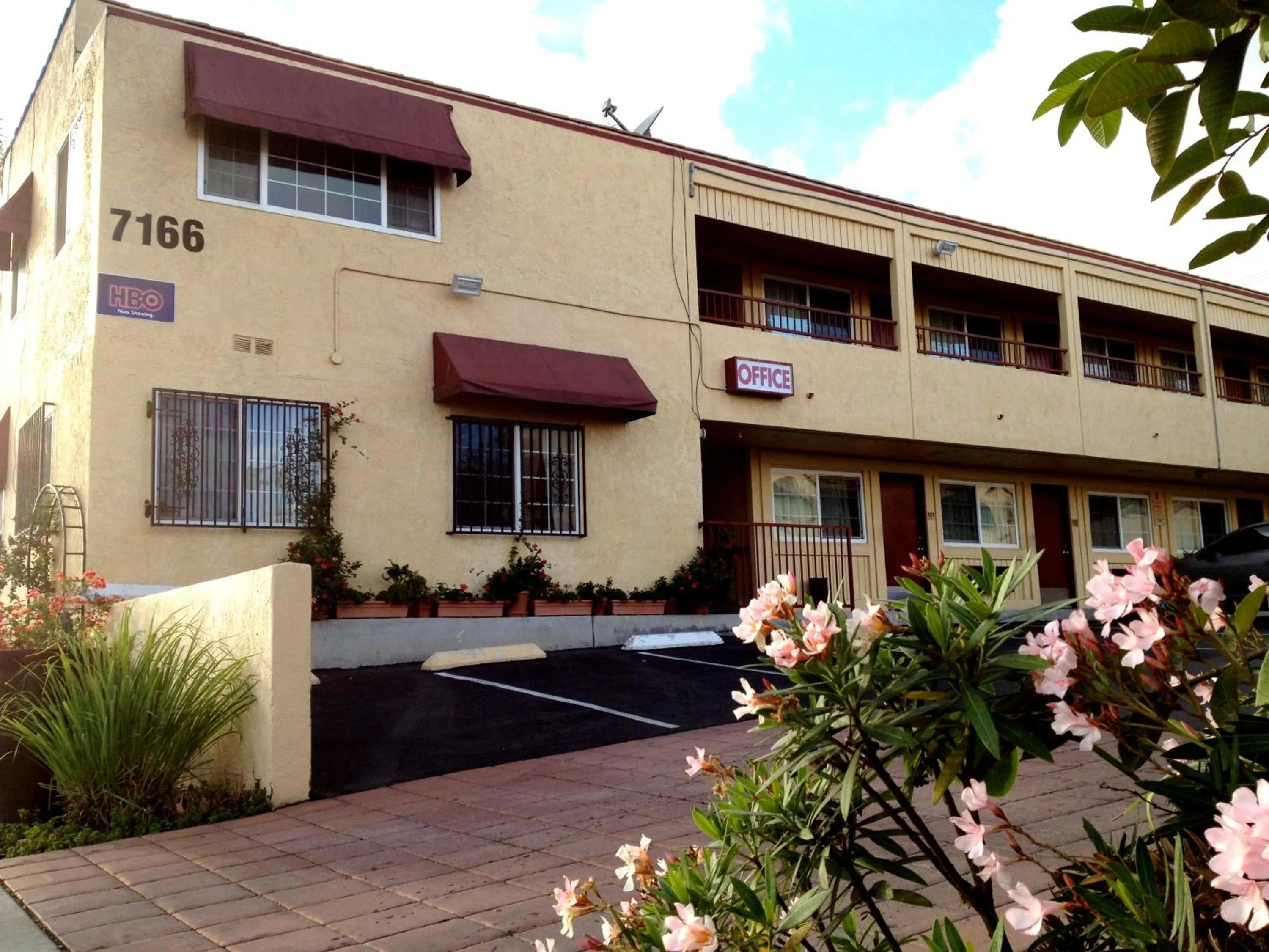 Property building in Harvey's Motel SDSU La Mesa San Diego