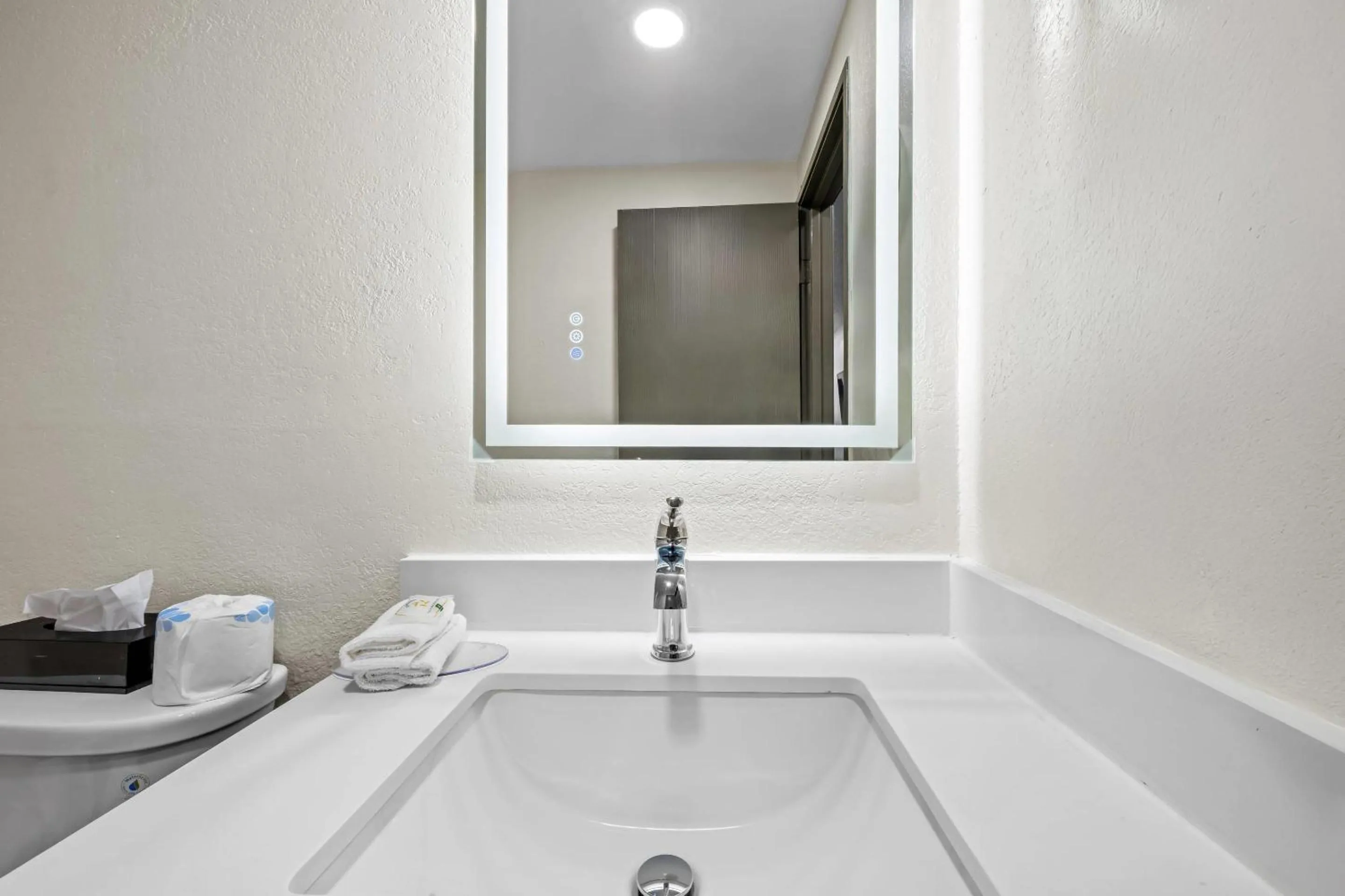 Bedroom in Quality Inn