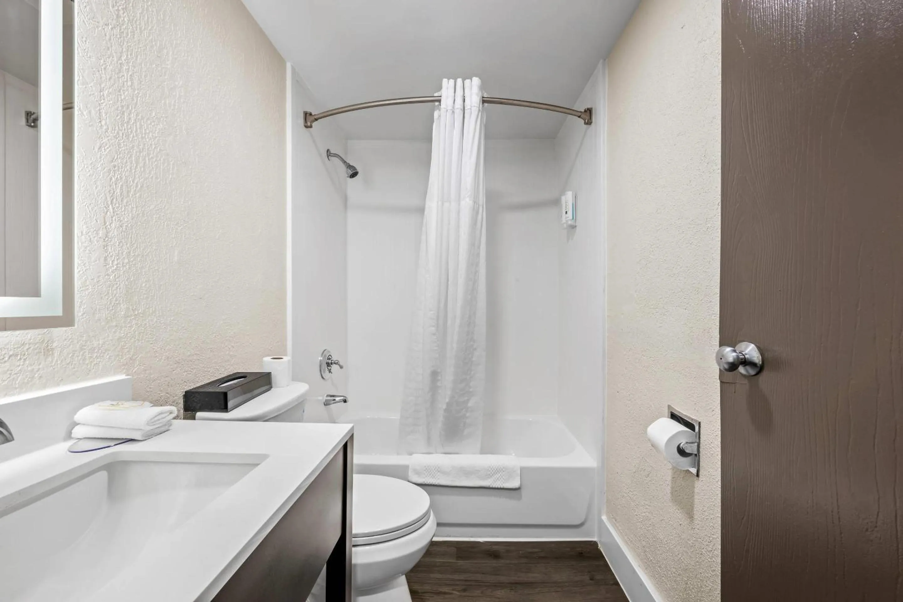 Bedroom in Quality Inn