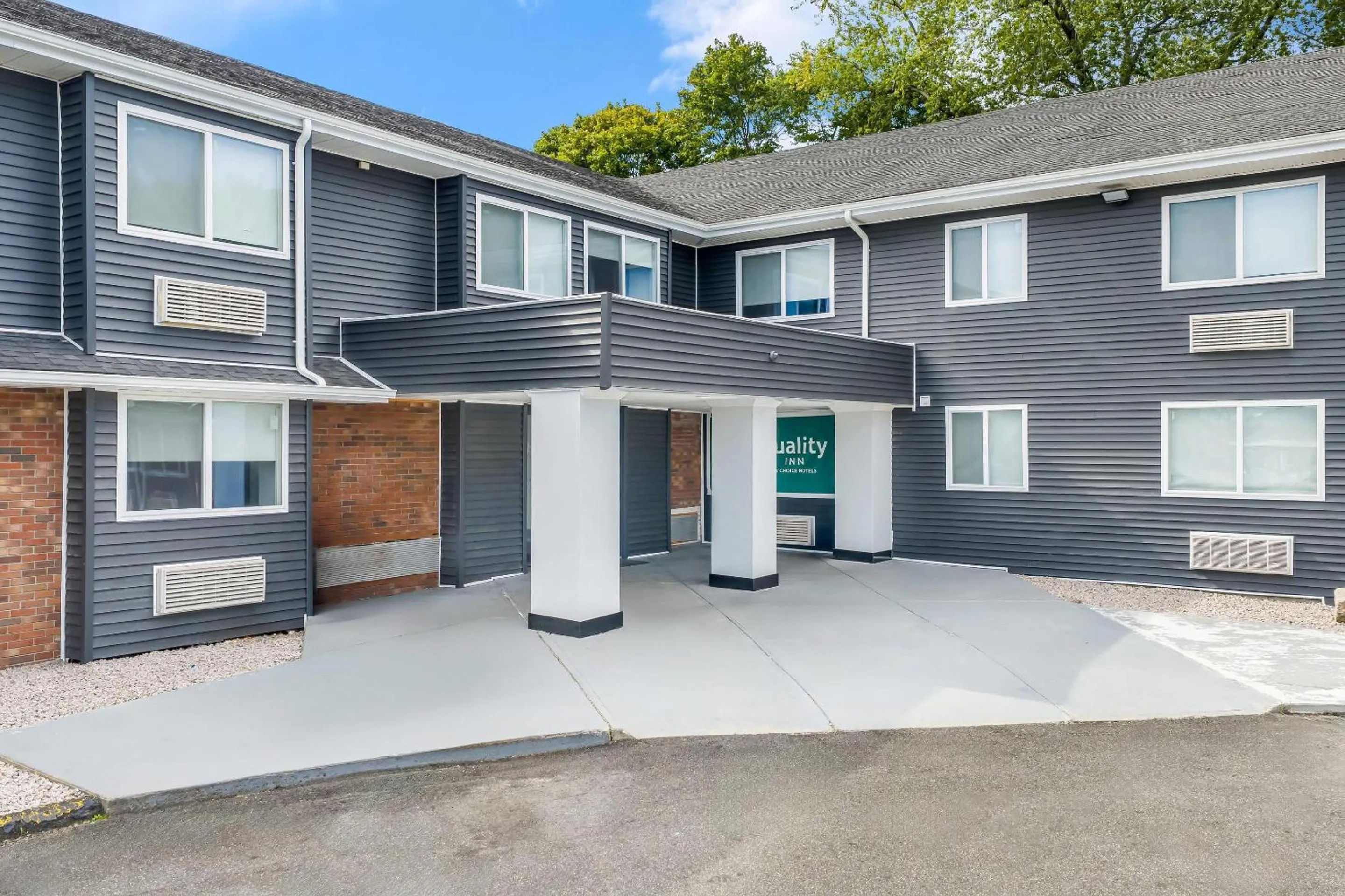 Property building in Quality Inn