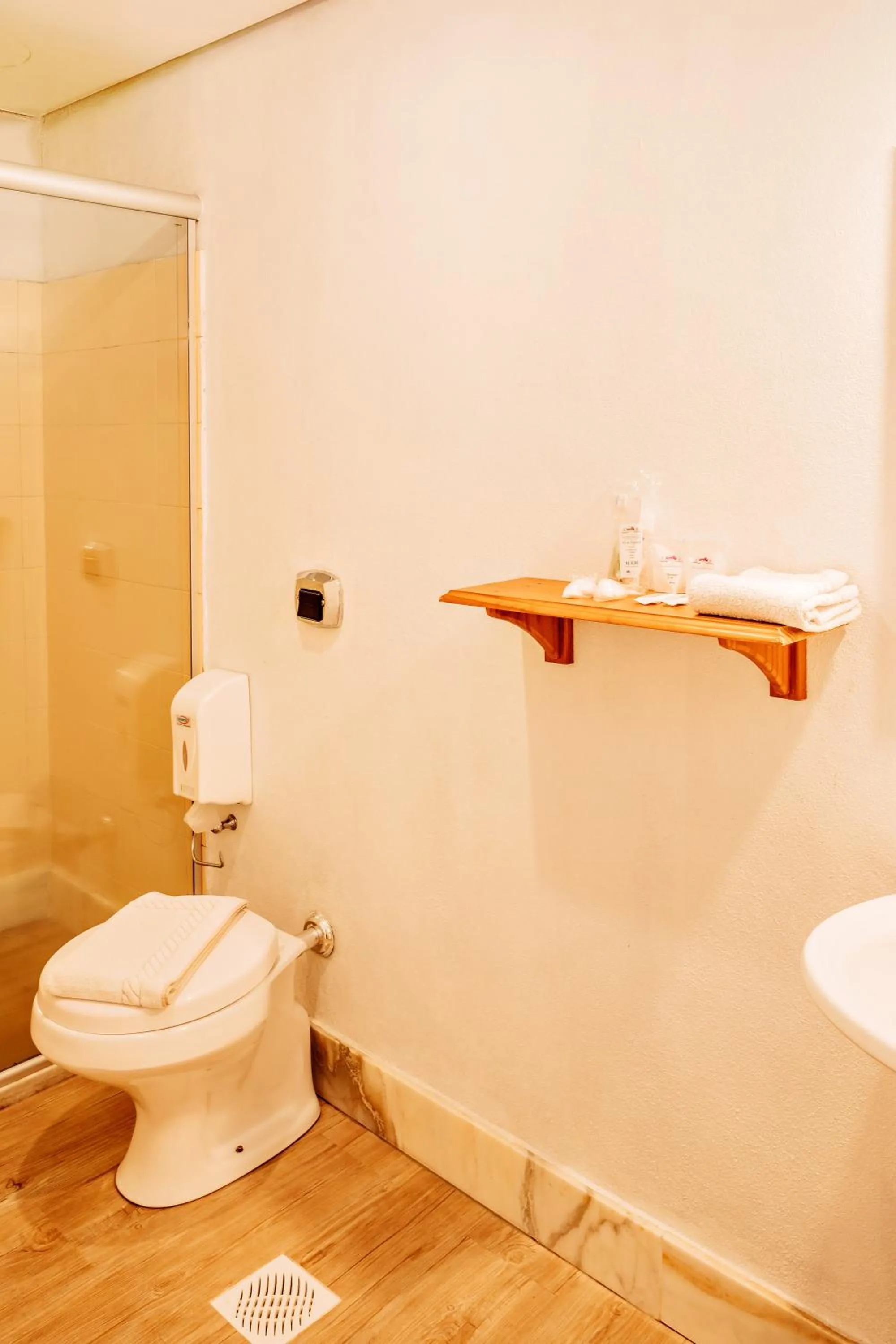 Bathroom in Pousada Casa Rosa