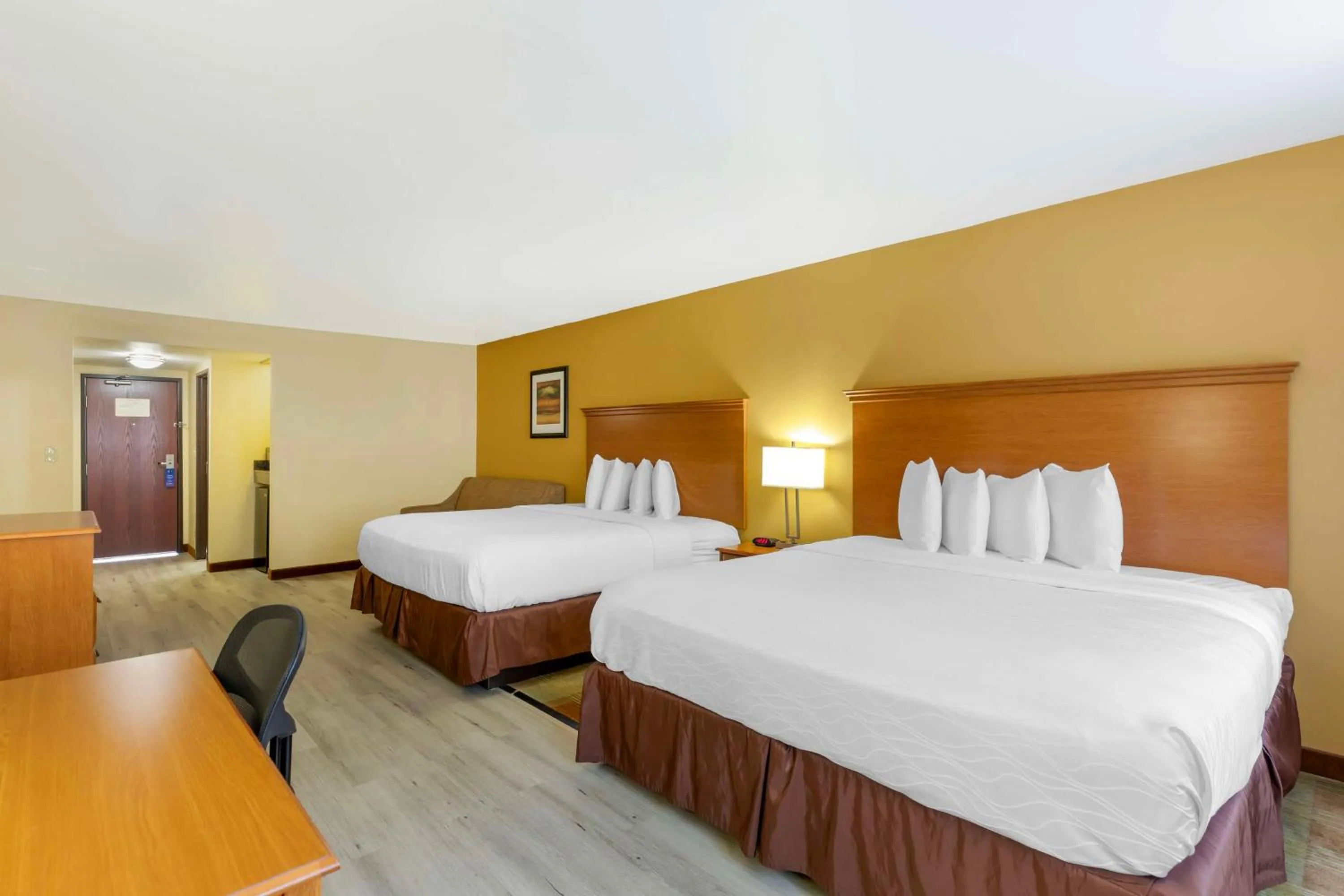 Bedroom, Bed in Best Western Kiva Inn