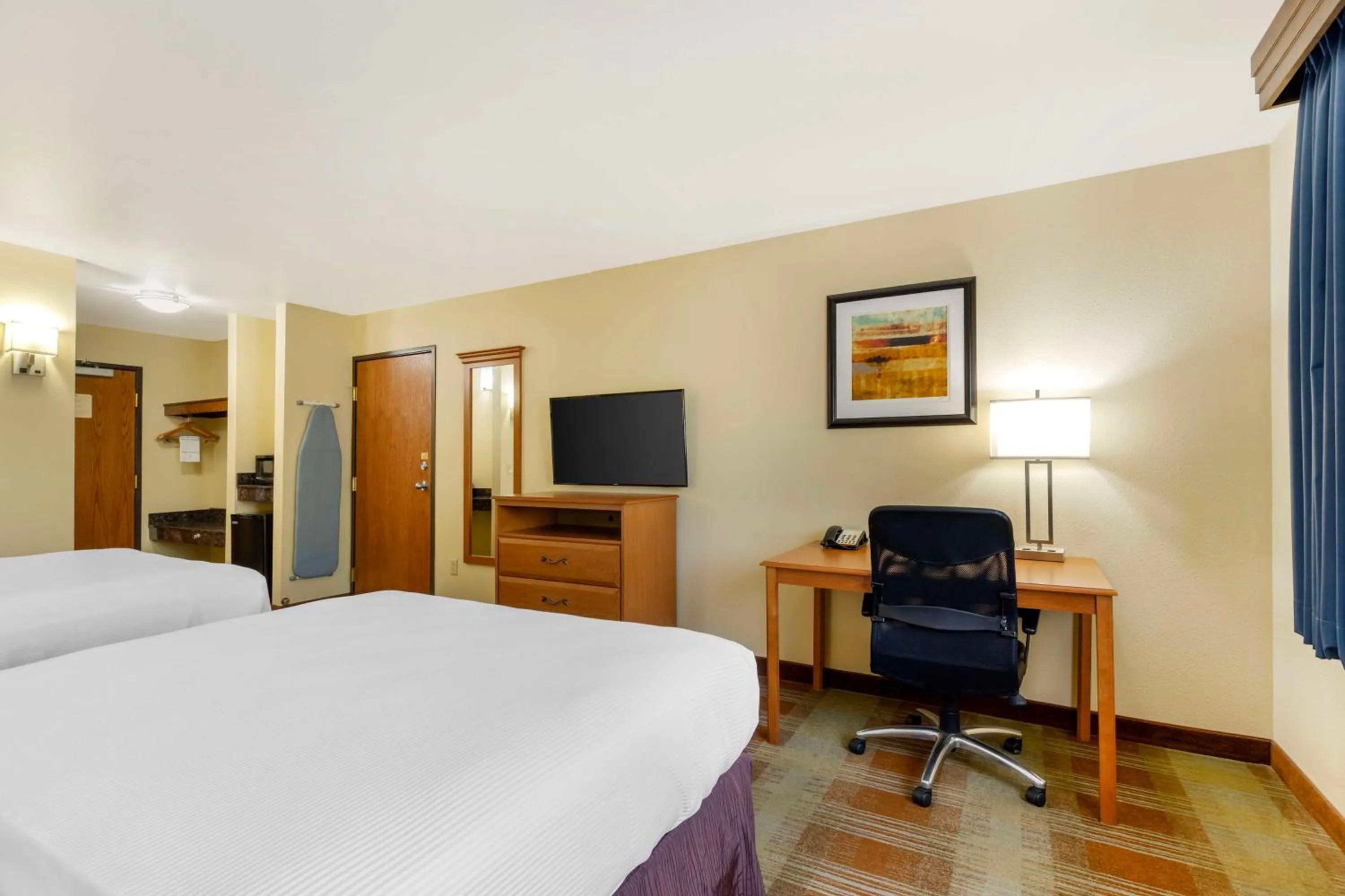 Bedroom, Bed in Best Western Kiva Inn