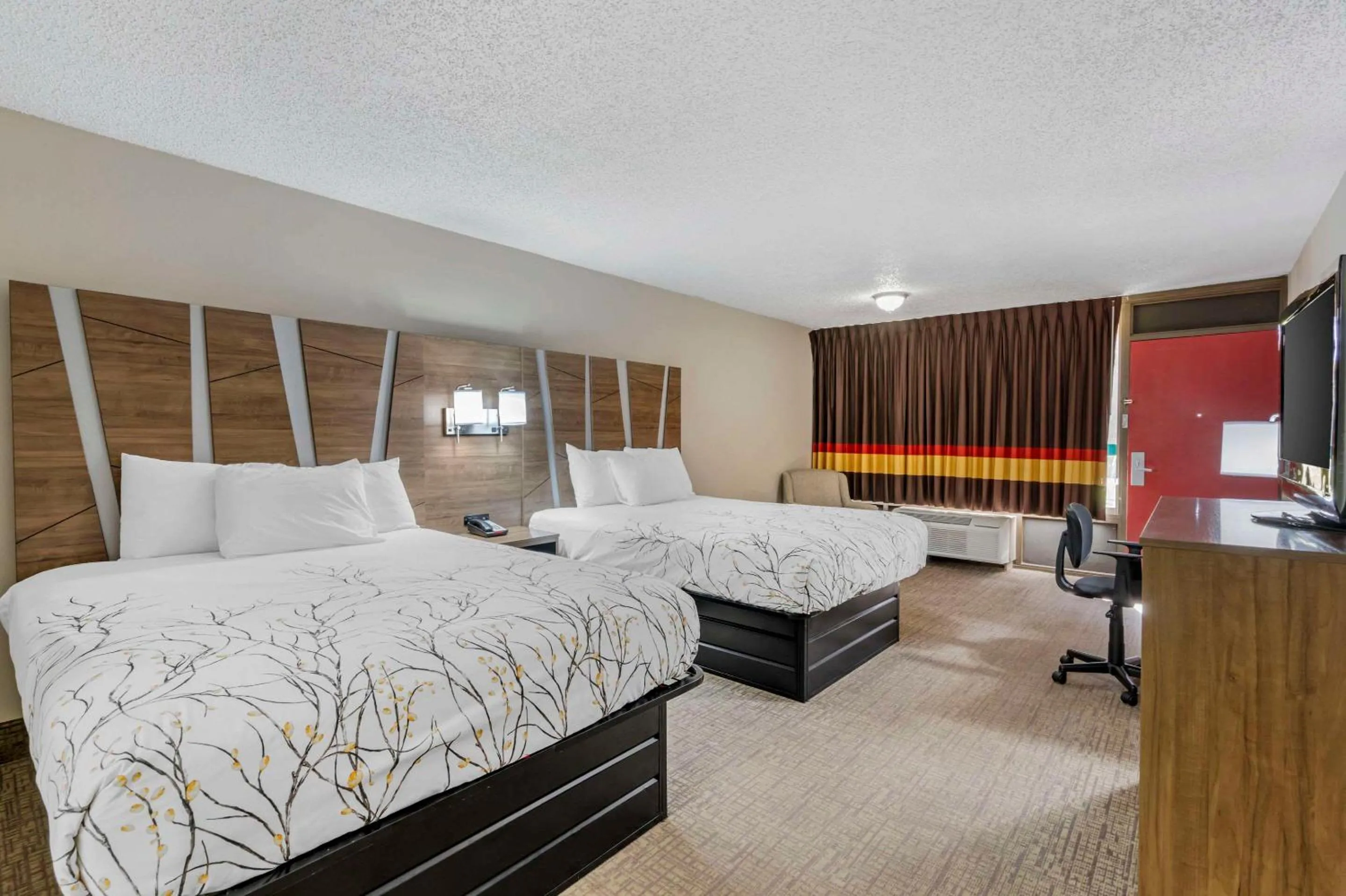 Bedroom in Rodeway Inn