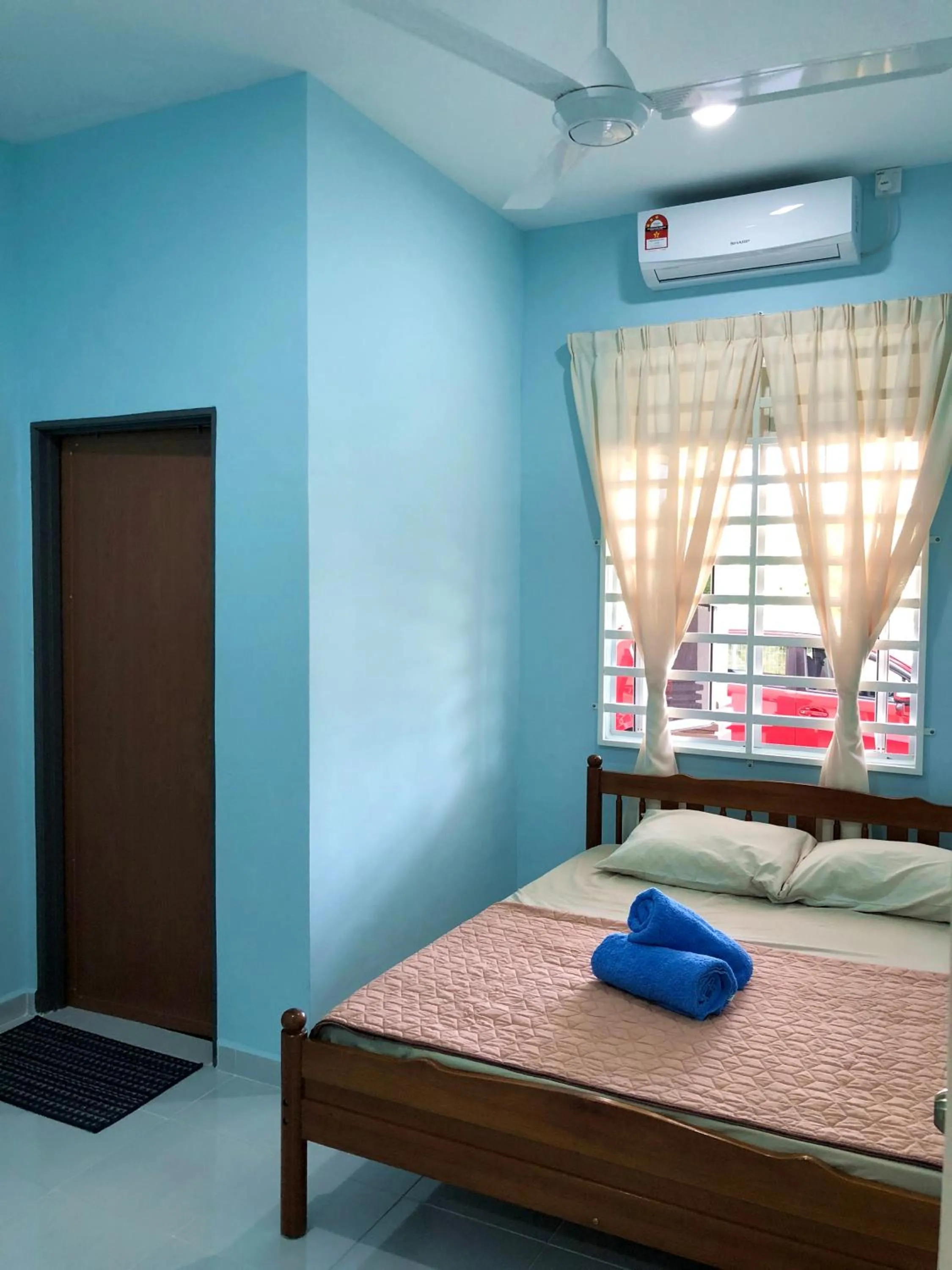 Three-Bedroom House in Twin Homestay A