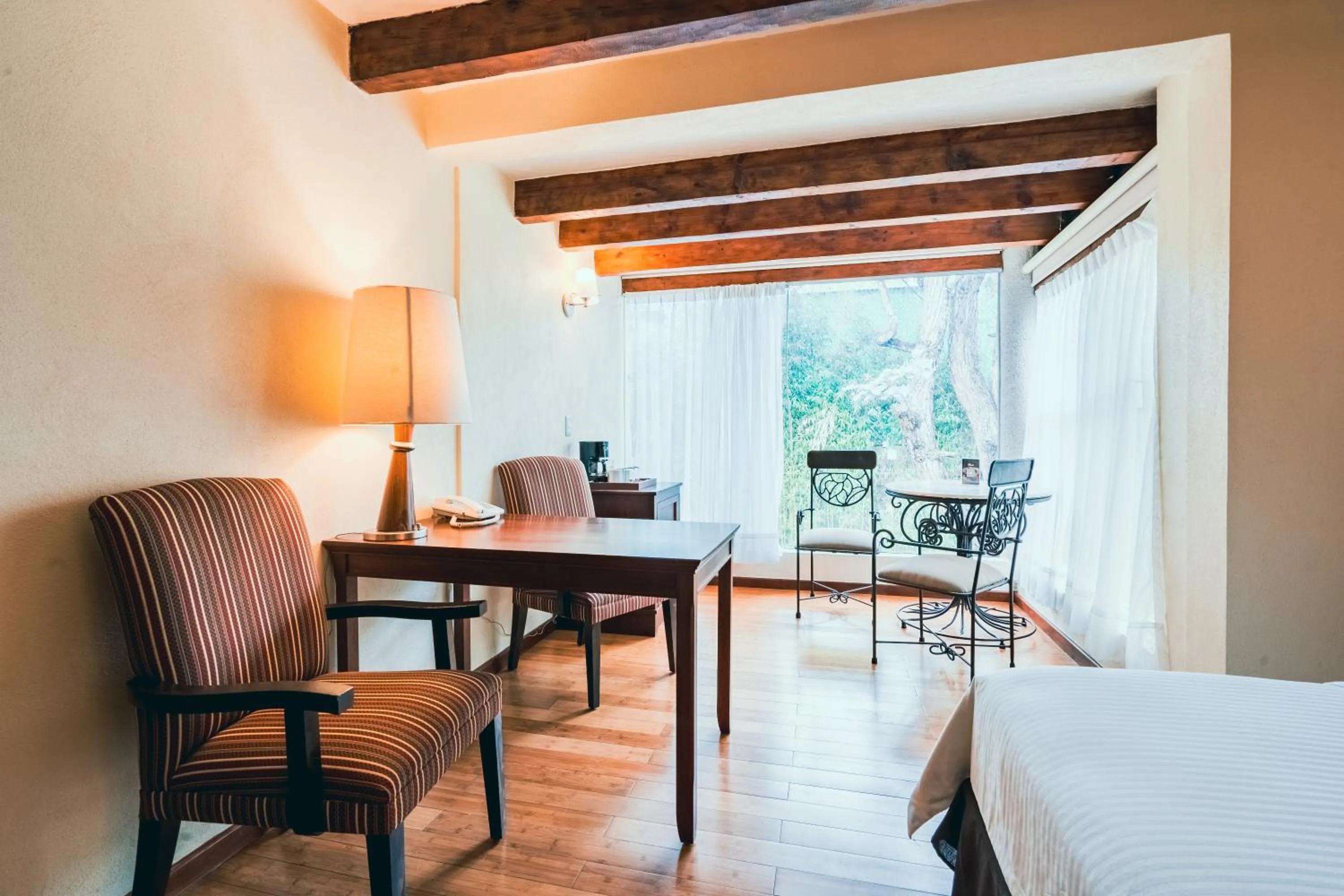 Seating area in Hotel Villa Mercedes San Cristobal