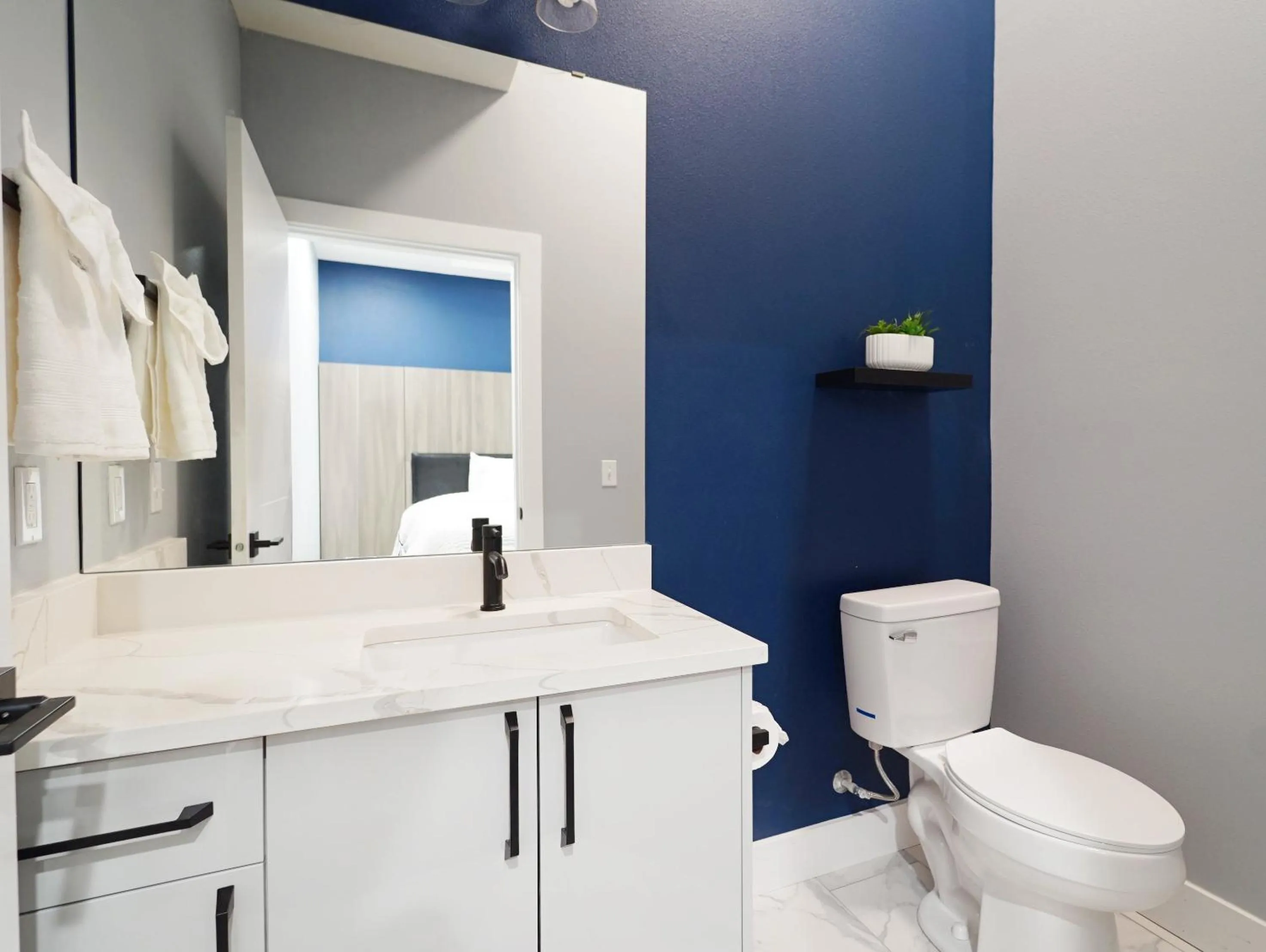 BayVue Hotel, Resort & Suites