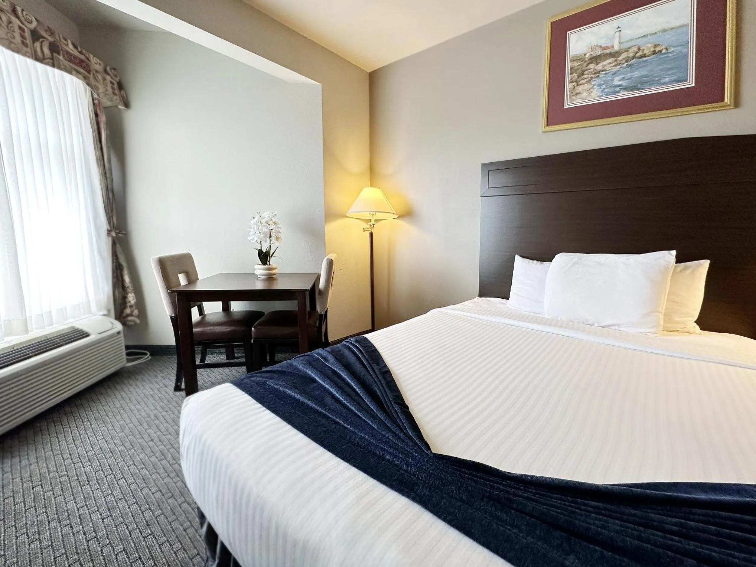 Bed in BayVue Hotel, Resort & Suites