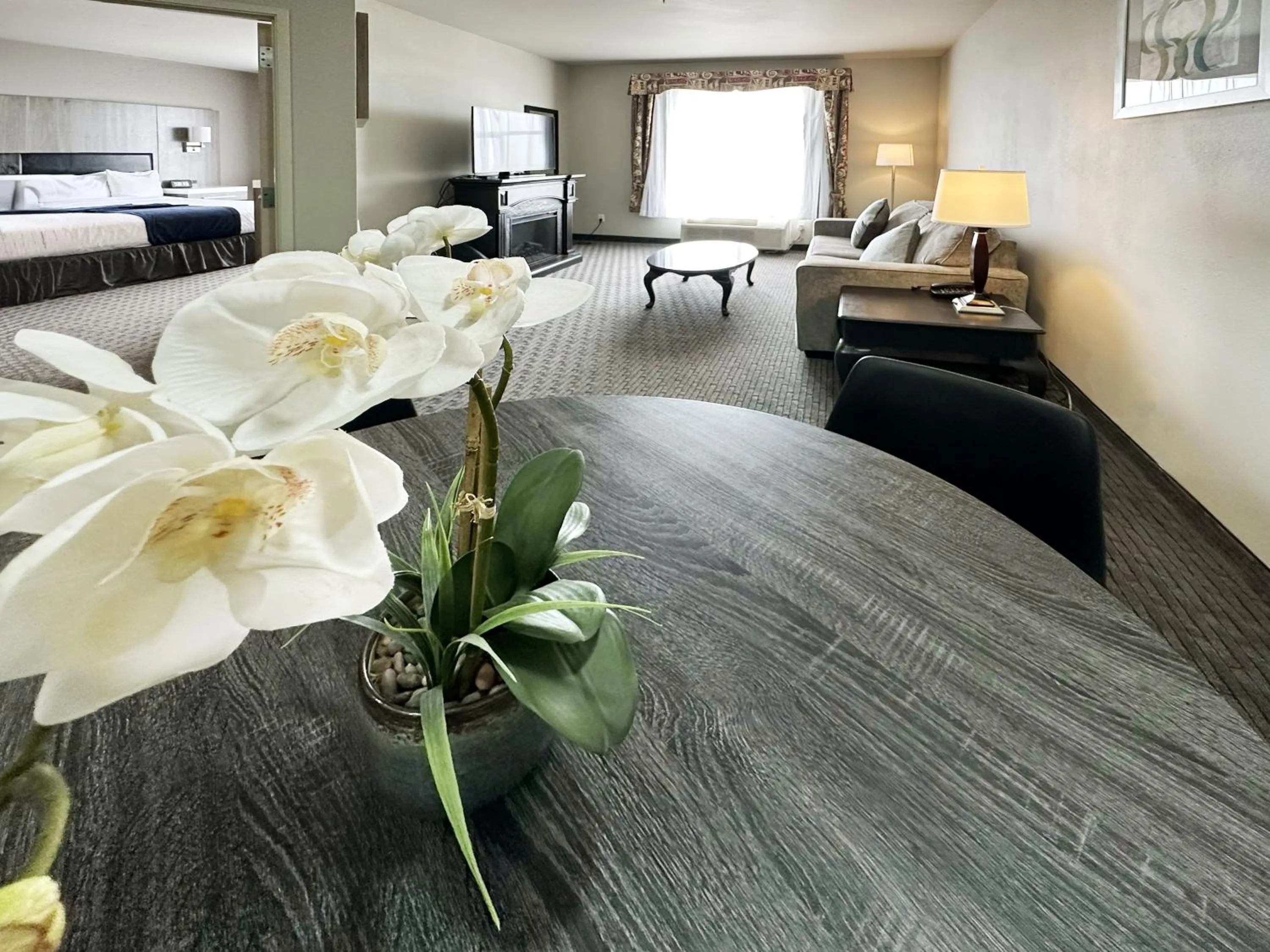 Bed in BayVue Hotel, Resort & Suites