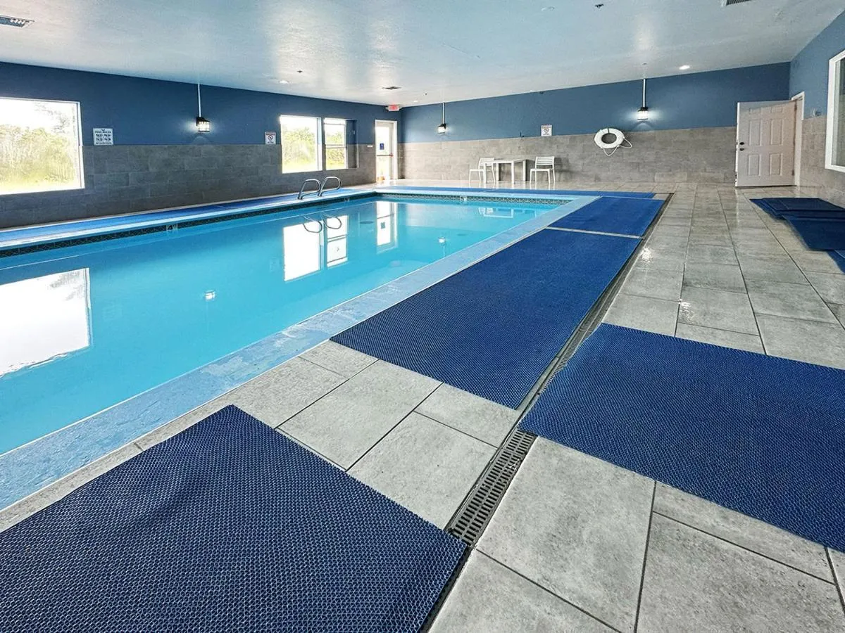 BayVue Hotel, Resort & Suites