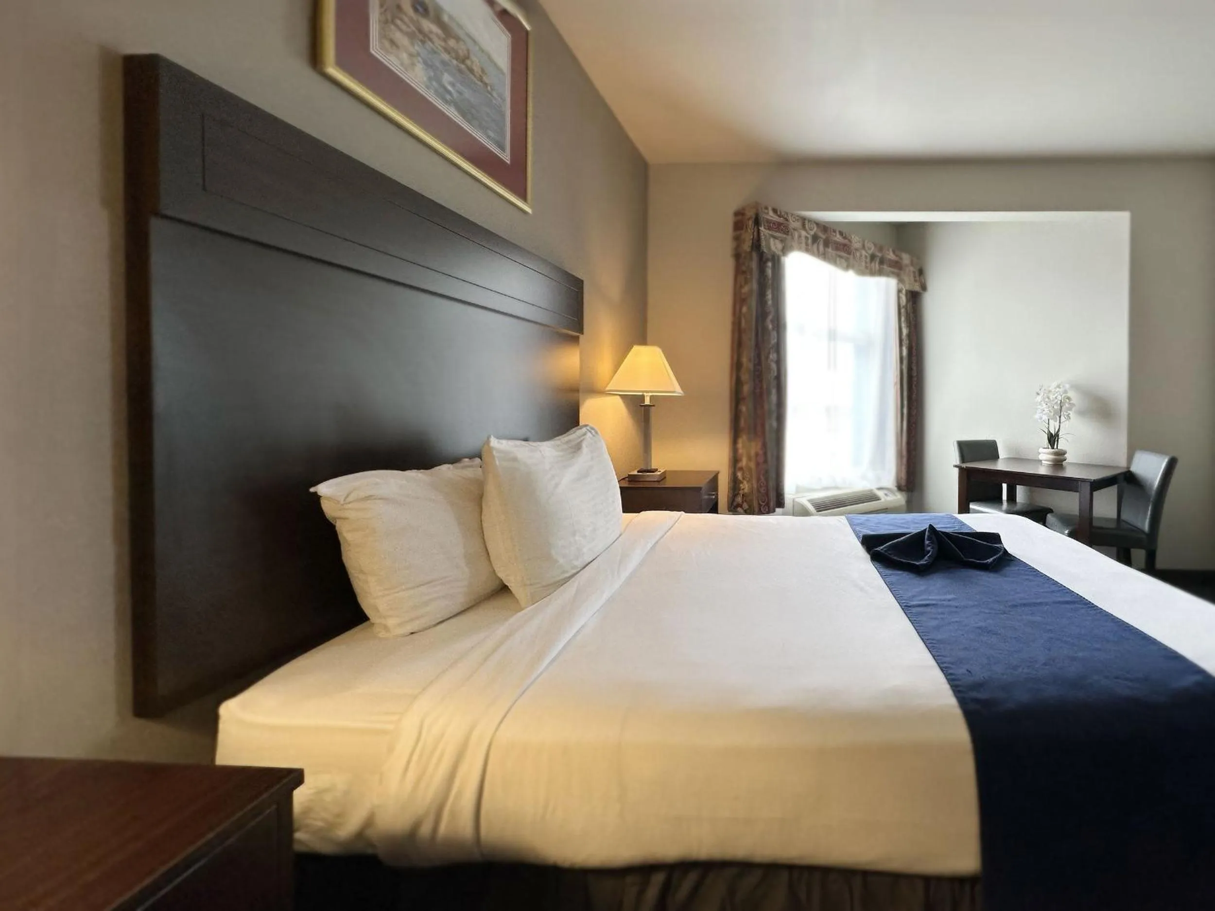 Bed in BayVue Hotel, Resort & Suites