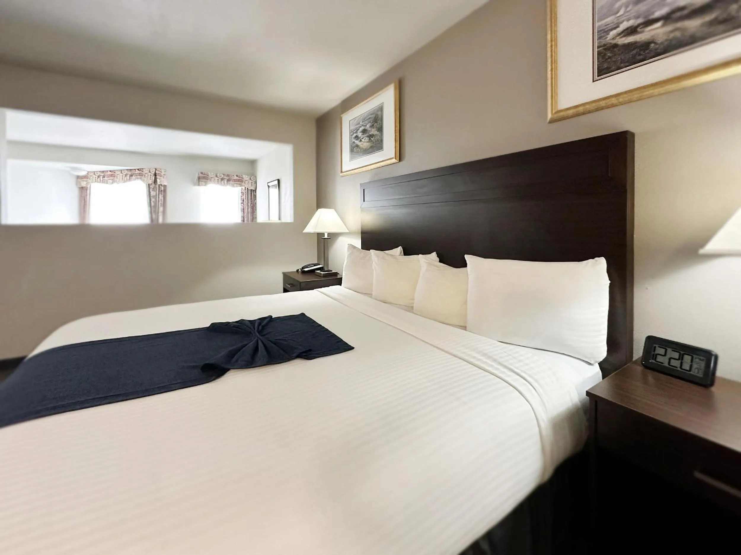 Bed in BayVue Hotel, Resort & Suites