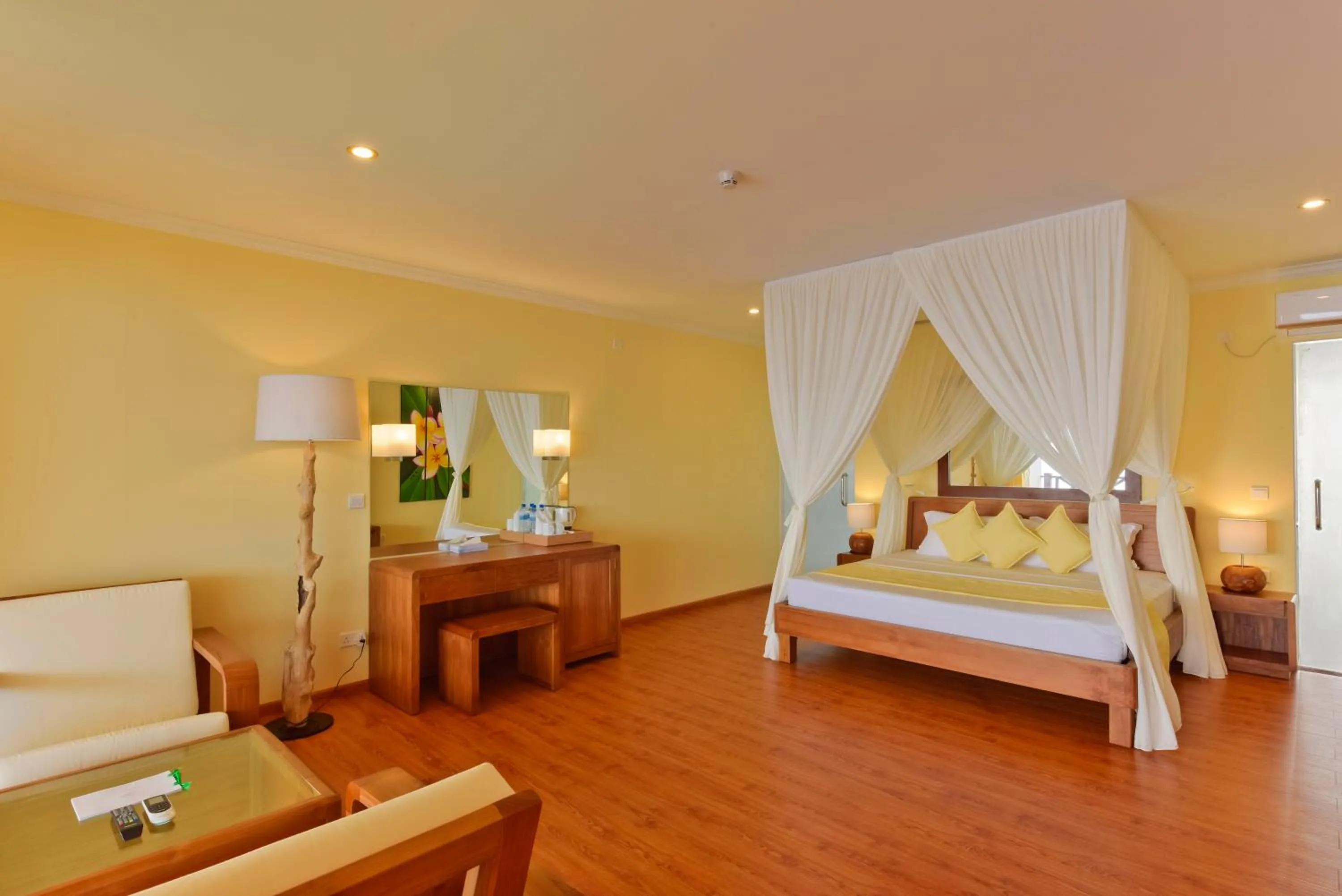 Bedroom, Bed in Dreamland Maldives Resort