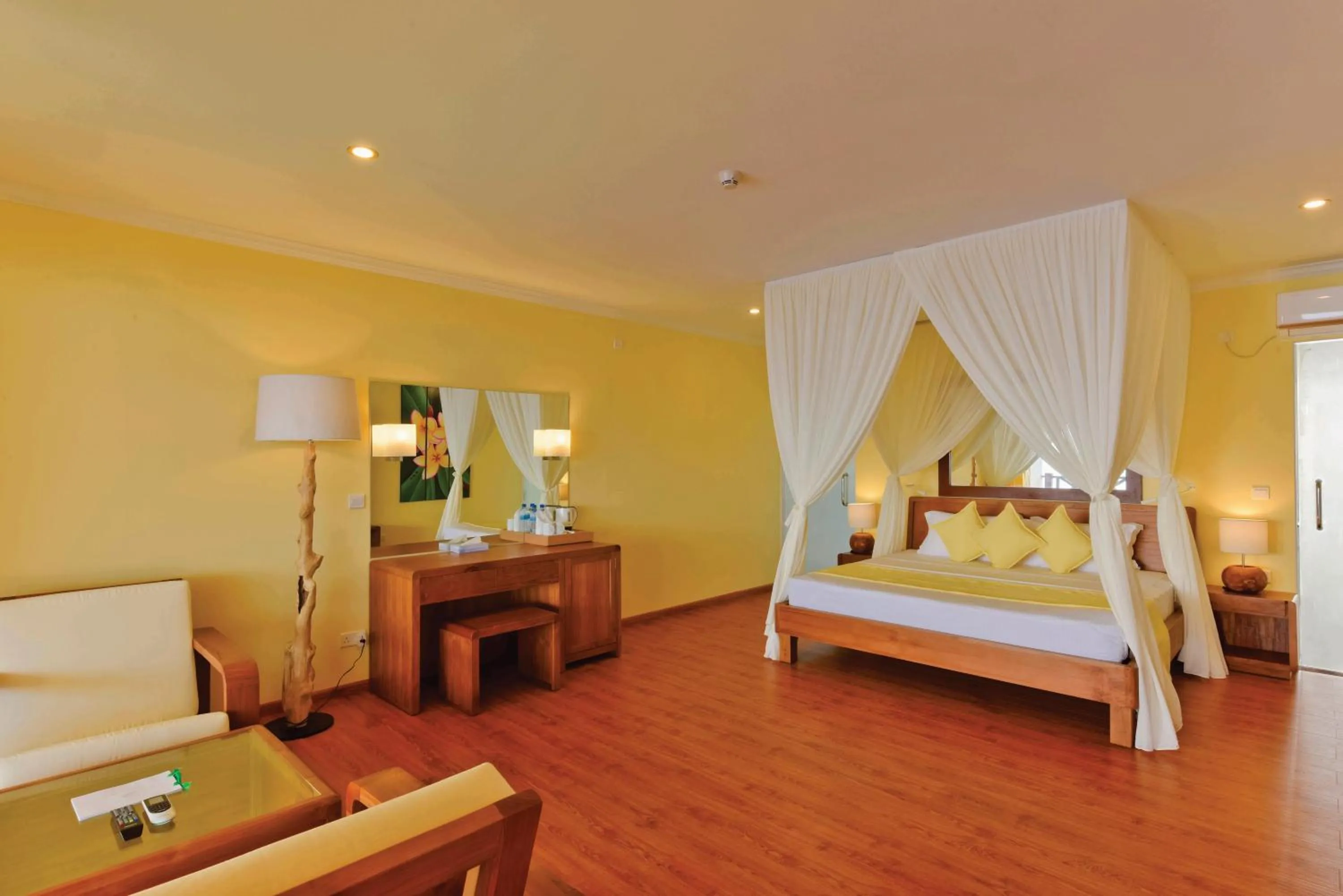 Bedroom, Bed in Dreamland Maldives Resort