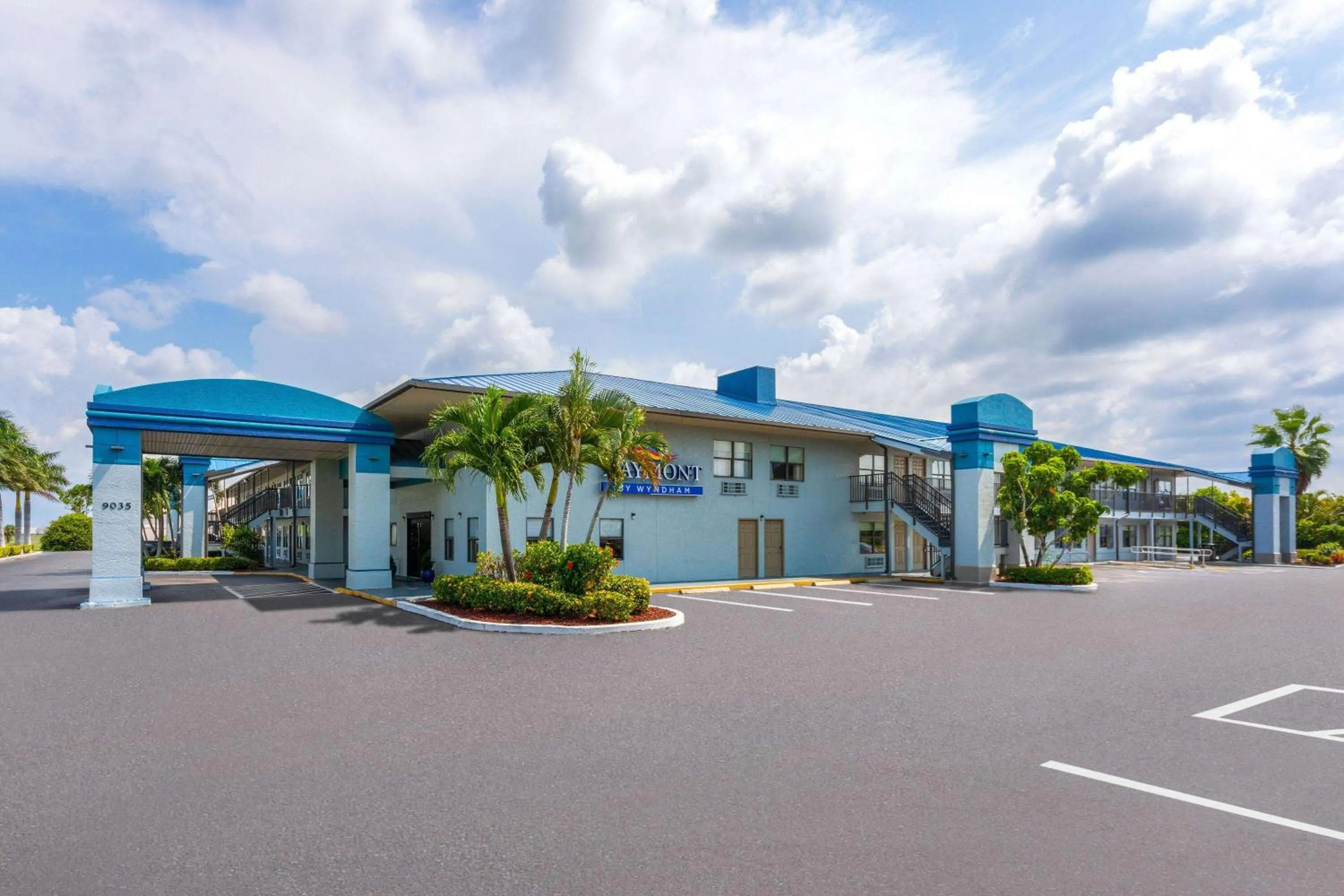 Property building in Baymont by Wyndham Punta Gorda/Port Charlotte