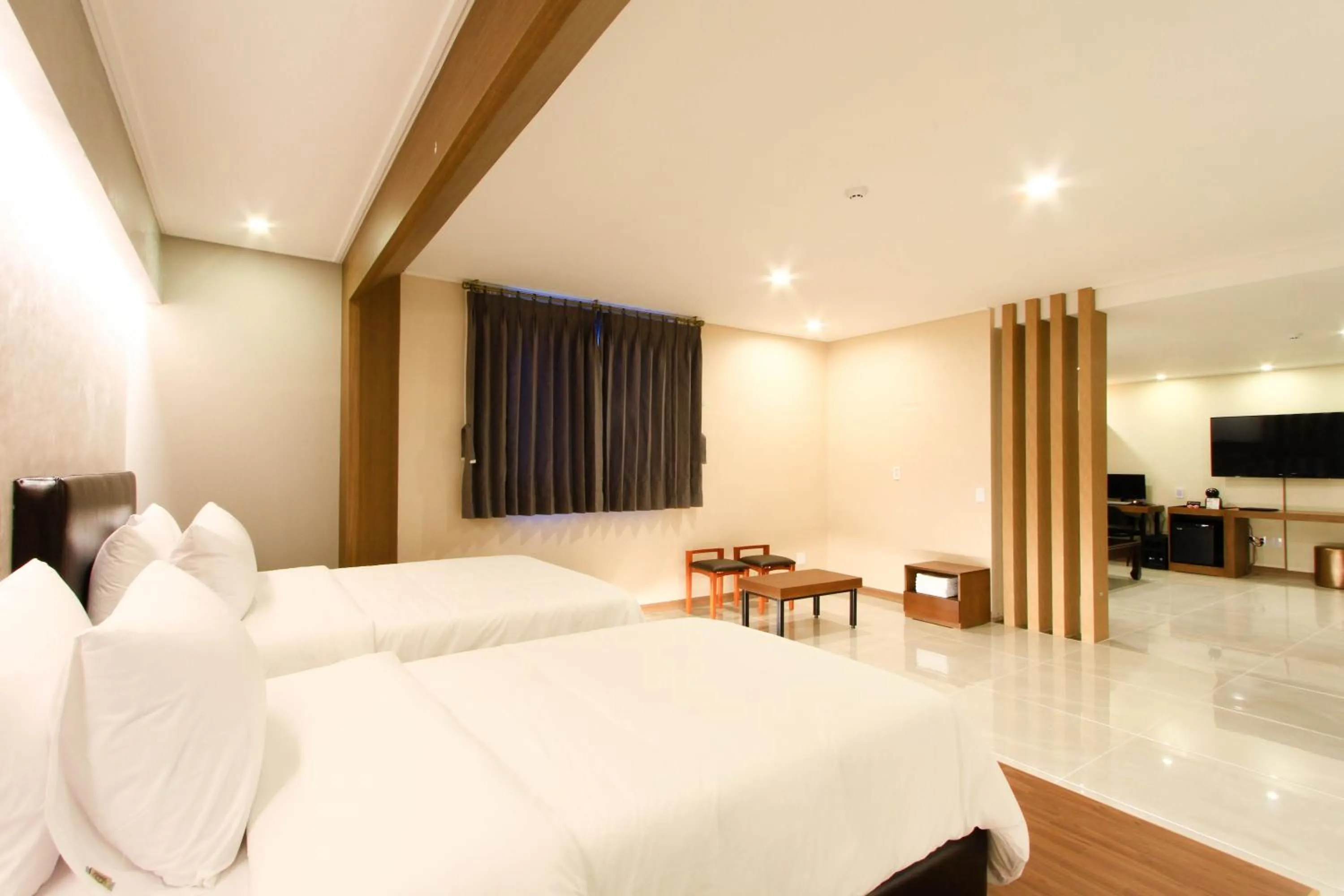 Bed in The King Hotel